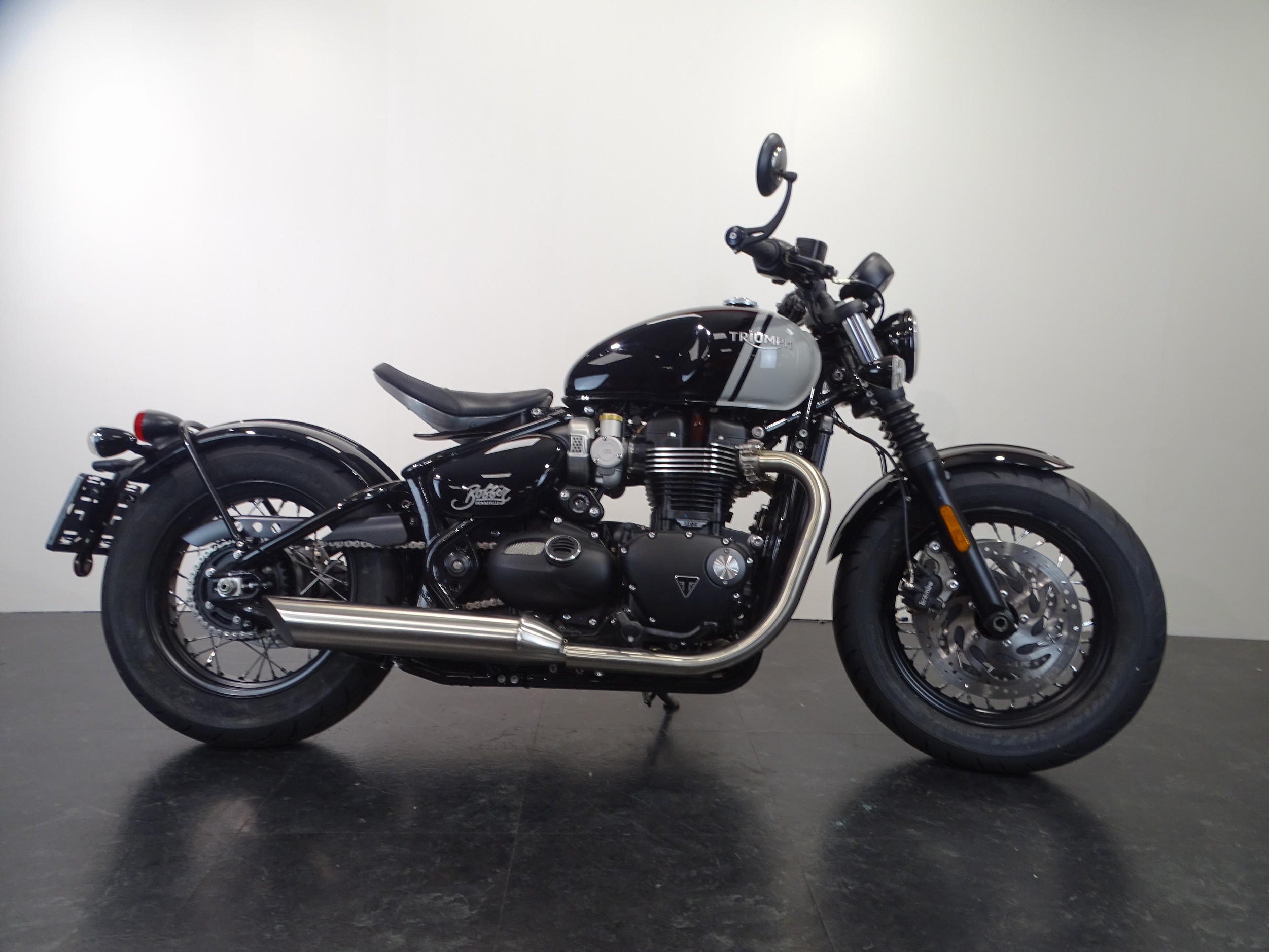 TRIUMPH BONNEVILLE BOBBER