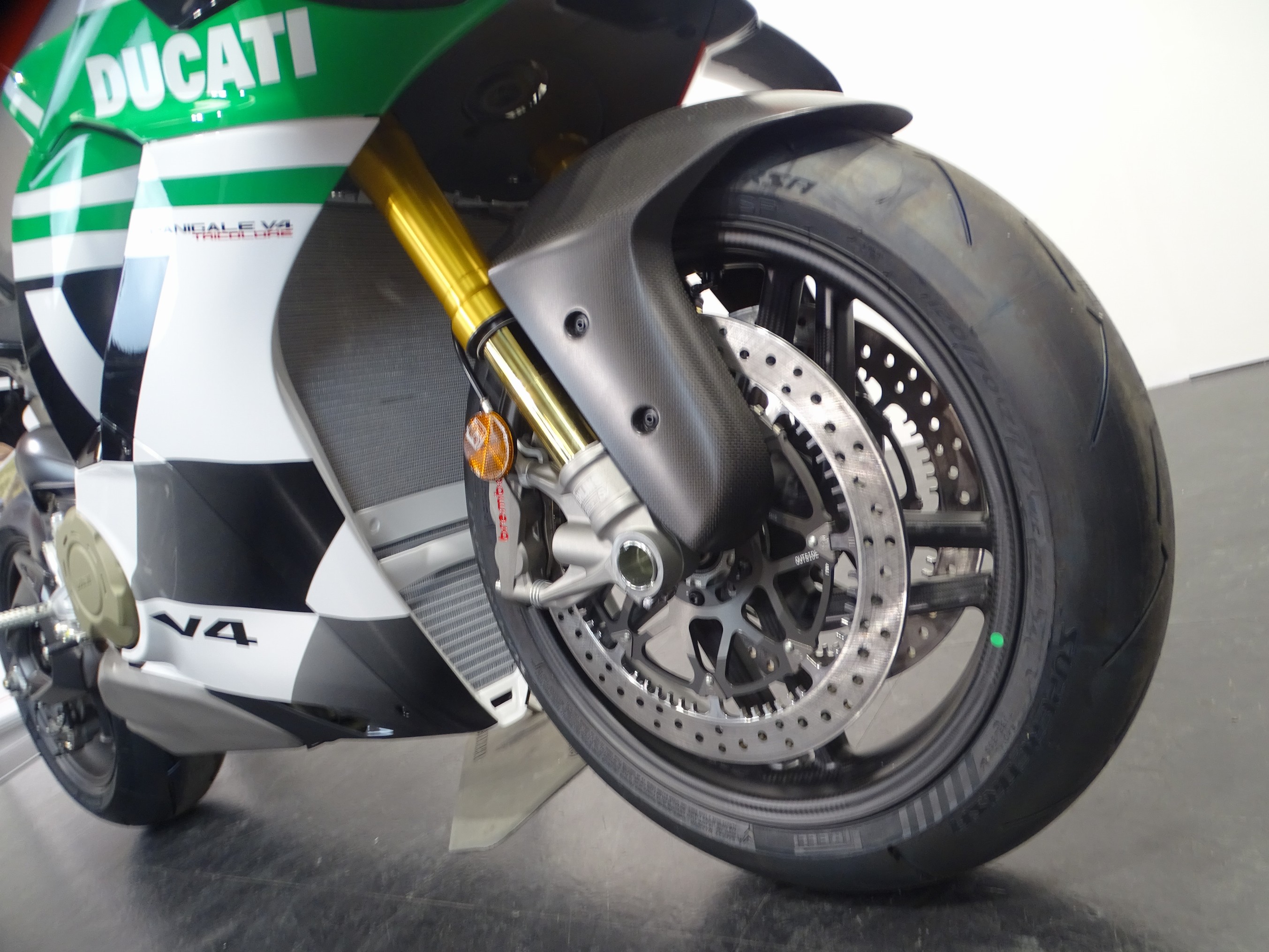 DUCATI PANIGALE V4 TRICOLORE