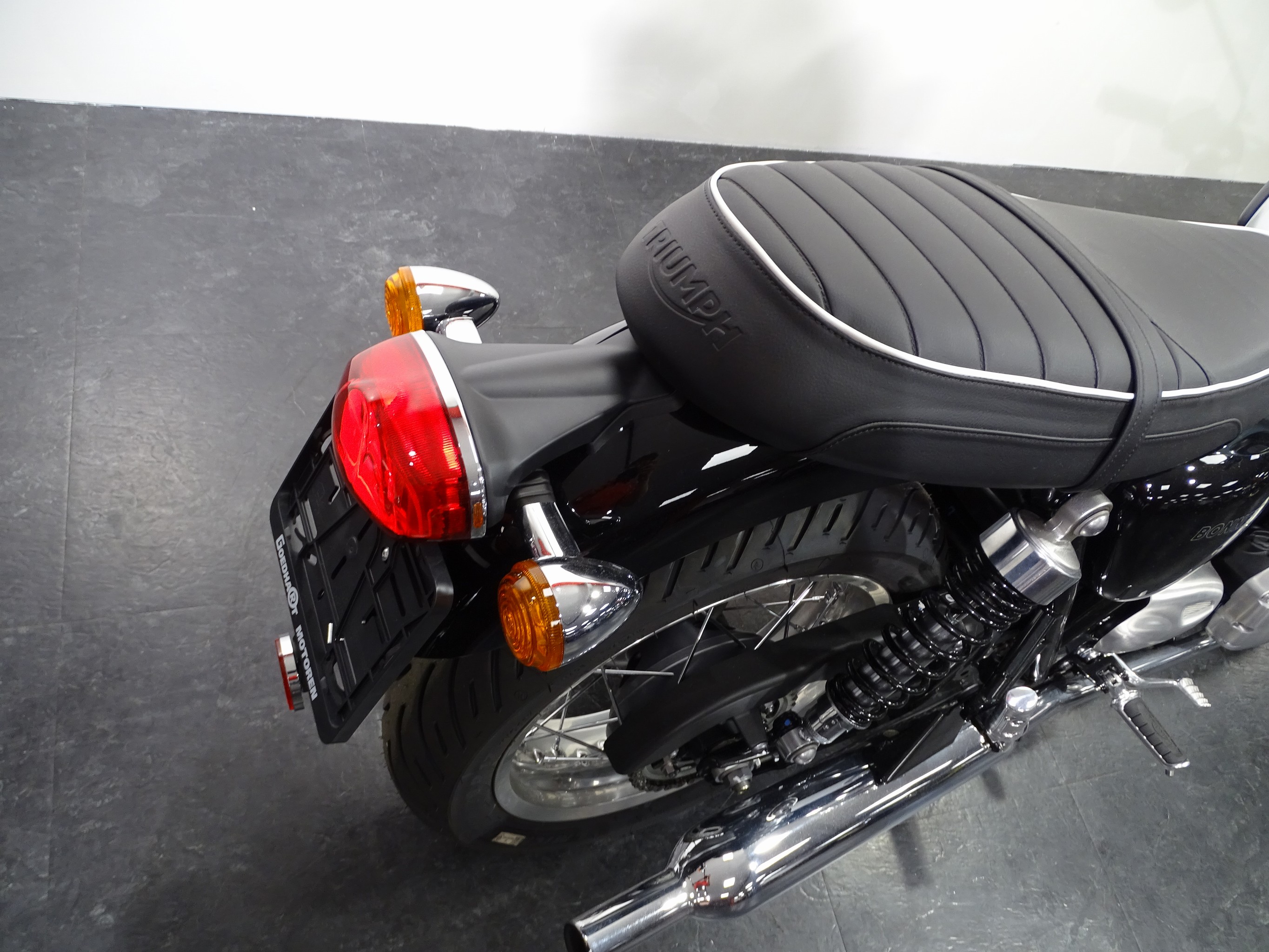 TRIUMPH BONNEVILLE T 120 CHROME EDITIO