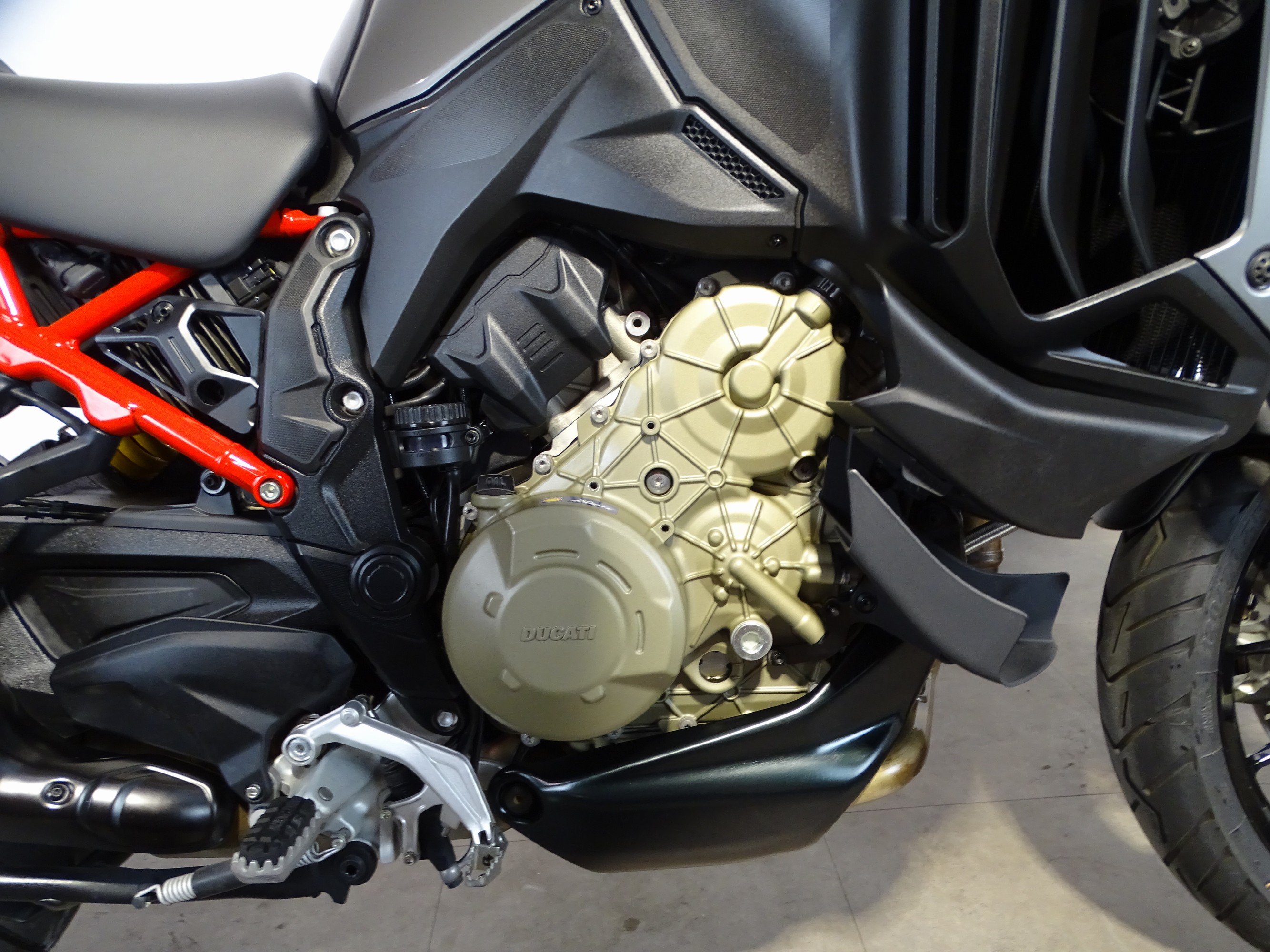 DUCATI - MULTISTRADA V4 S GRAND TOUR