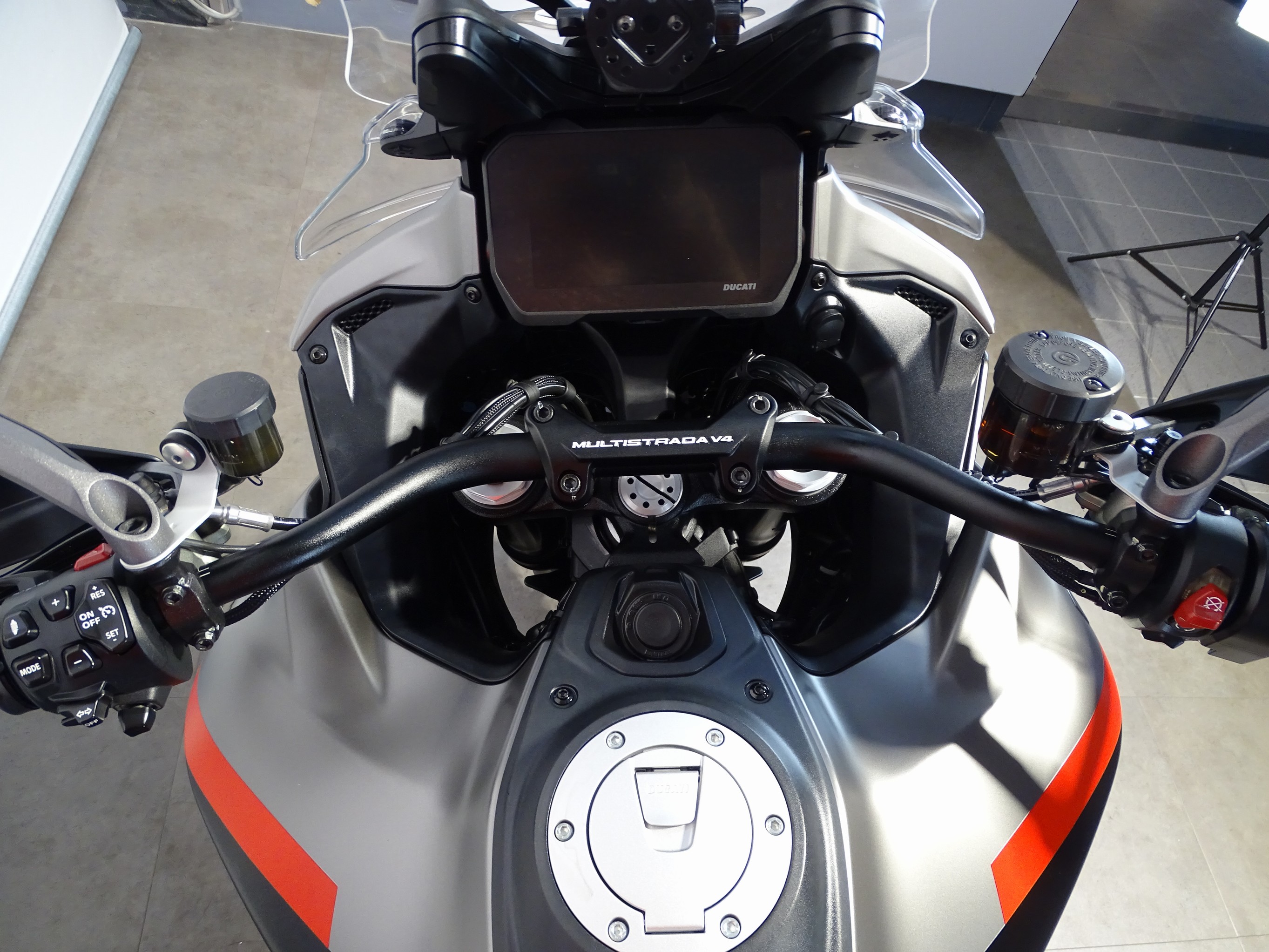 DUCATI - MULTISTRADA V4 S GRAND TOUR
