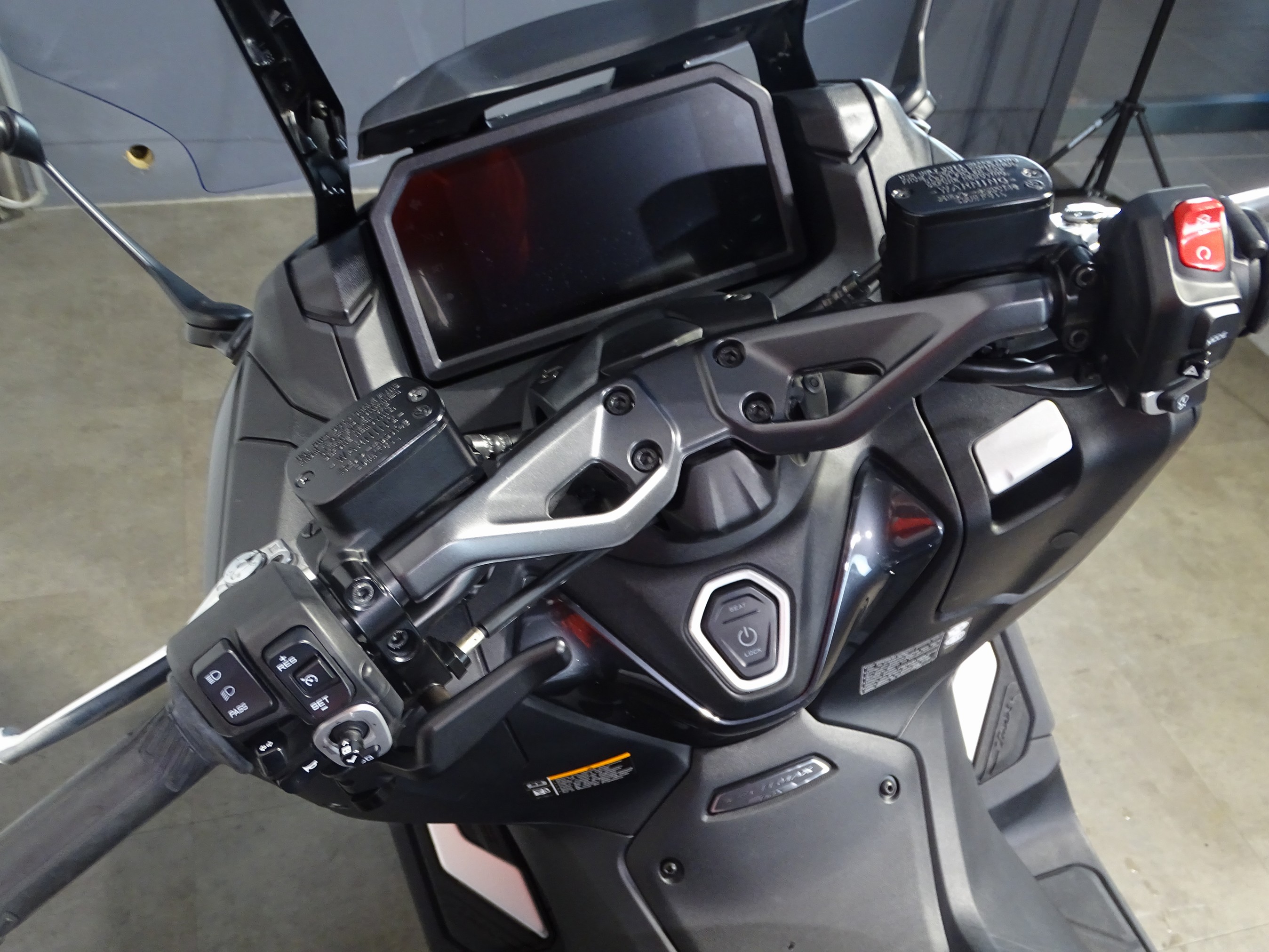 YAMAHA T-MAX TECH MAX