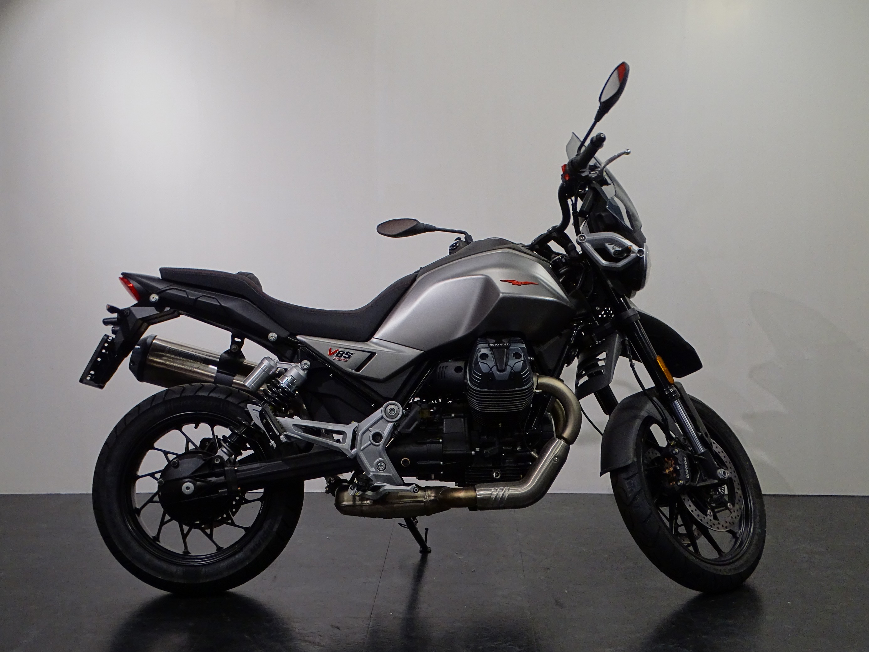 MOTO GUZZI V 85 STRADA