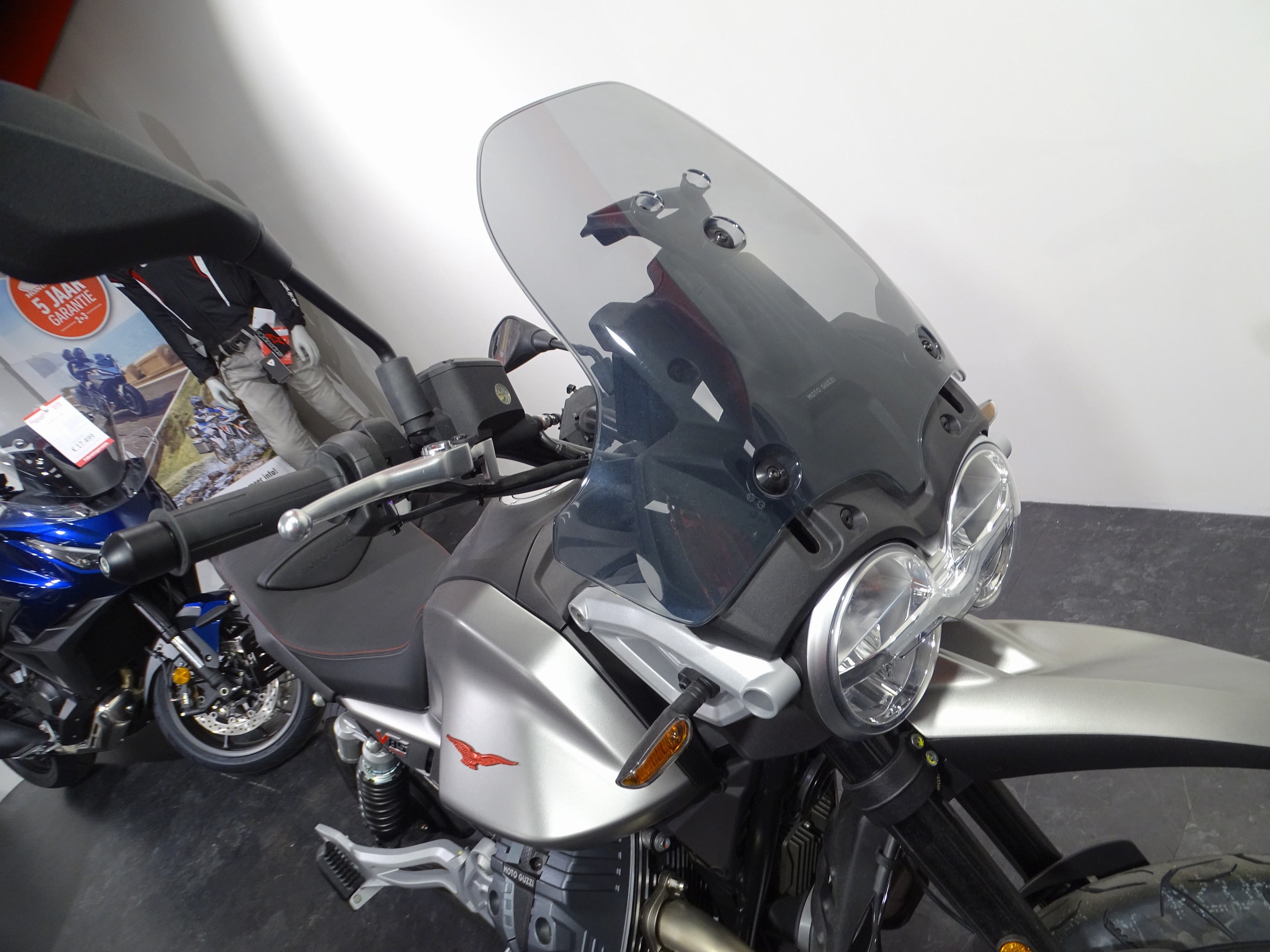 MOTO GUZZI V 85 STRADA