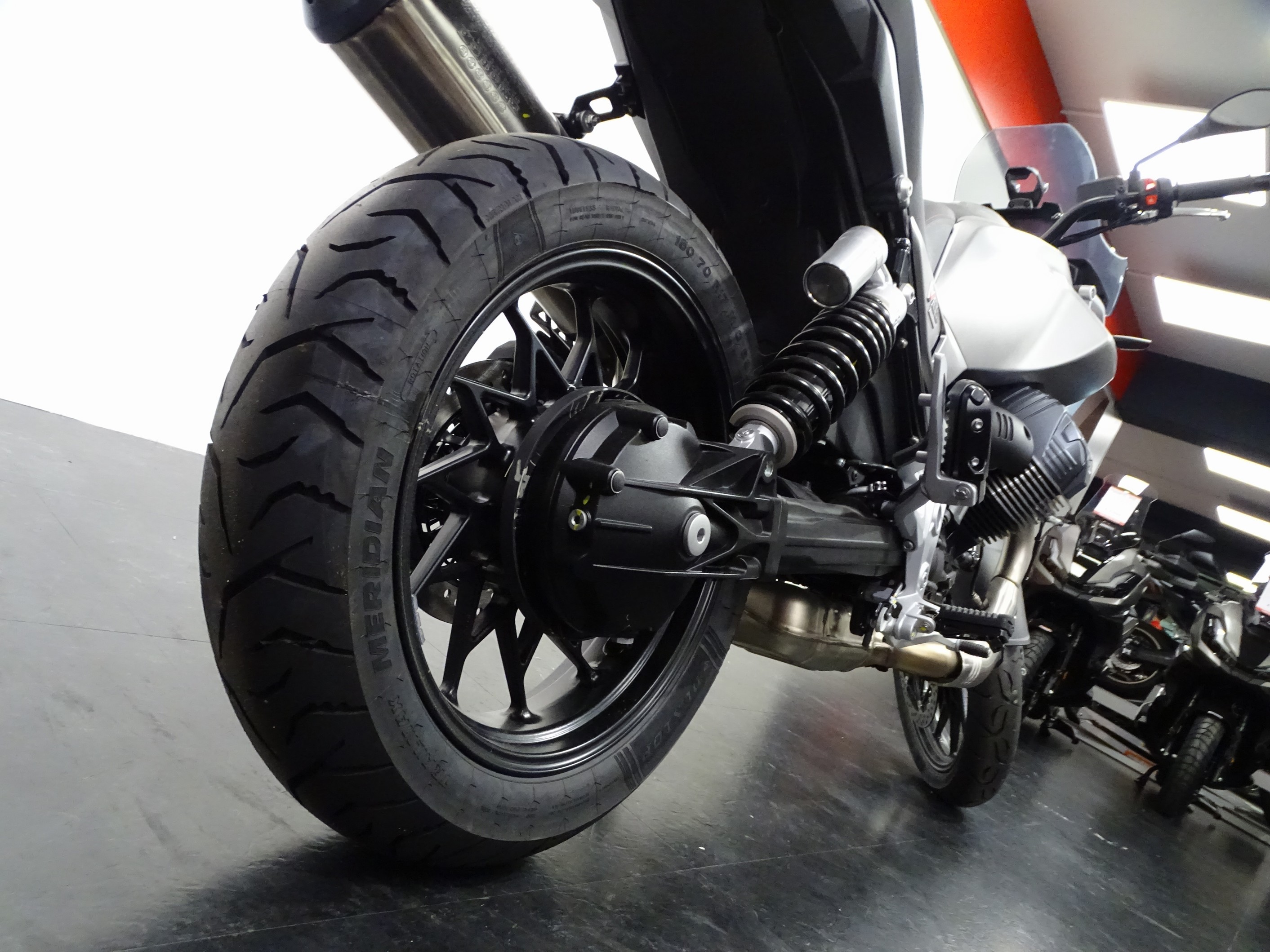 MOTO GUZZI V 85 STRADA