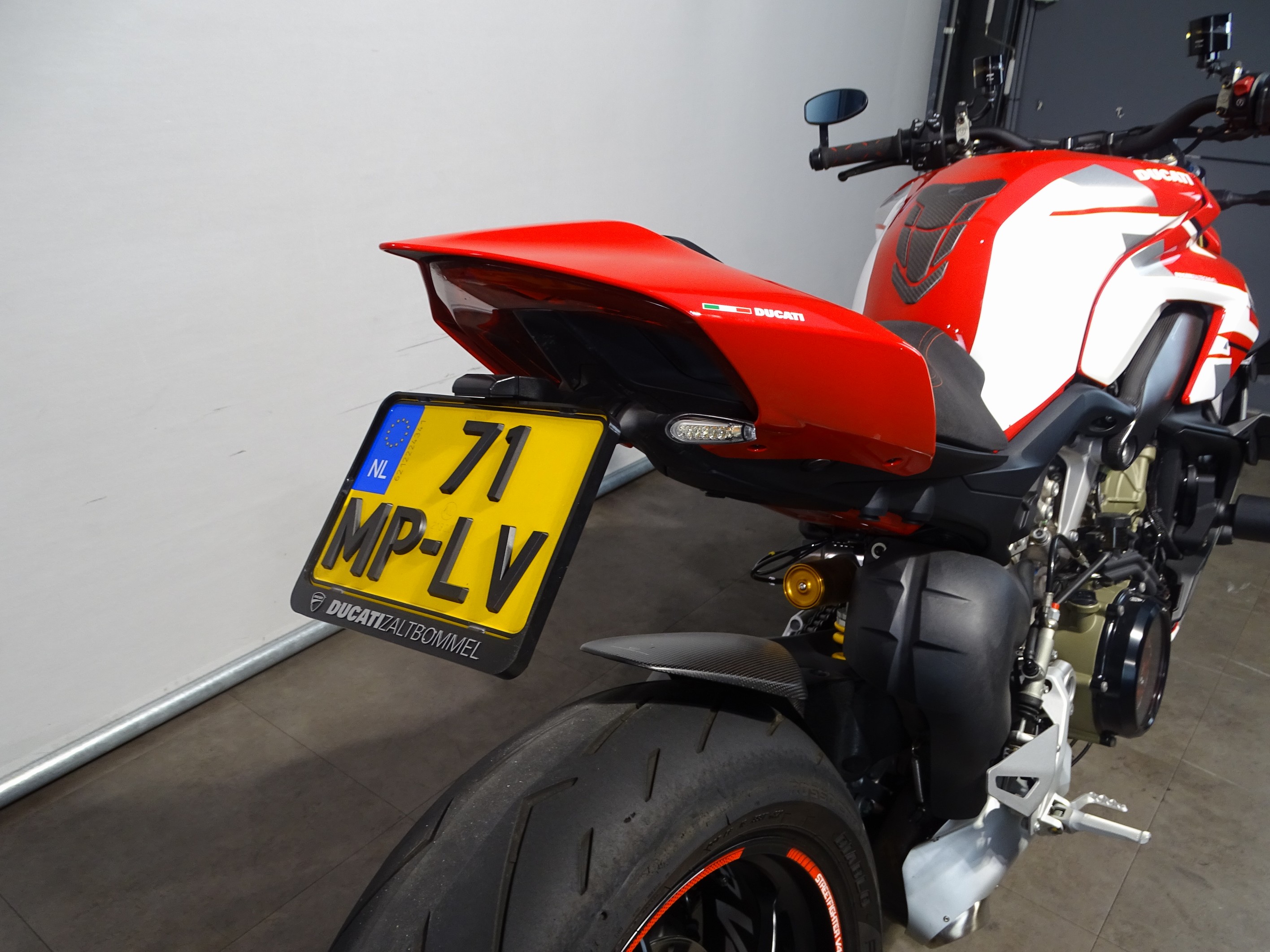 DUCATI STREETFIGHTER V4 S