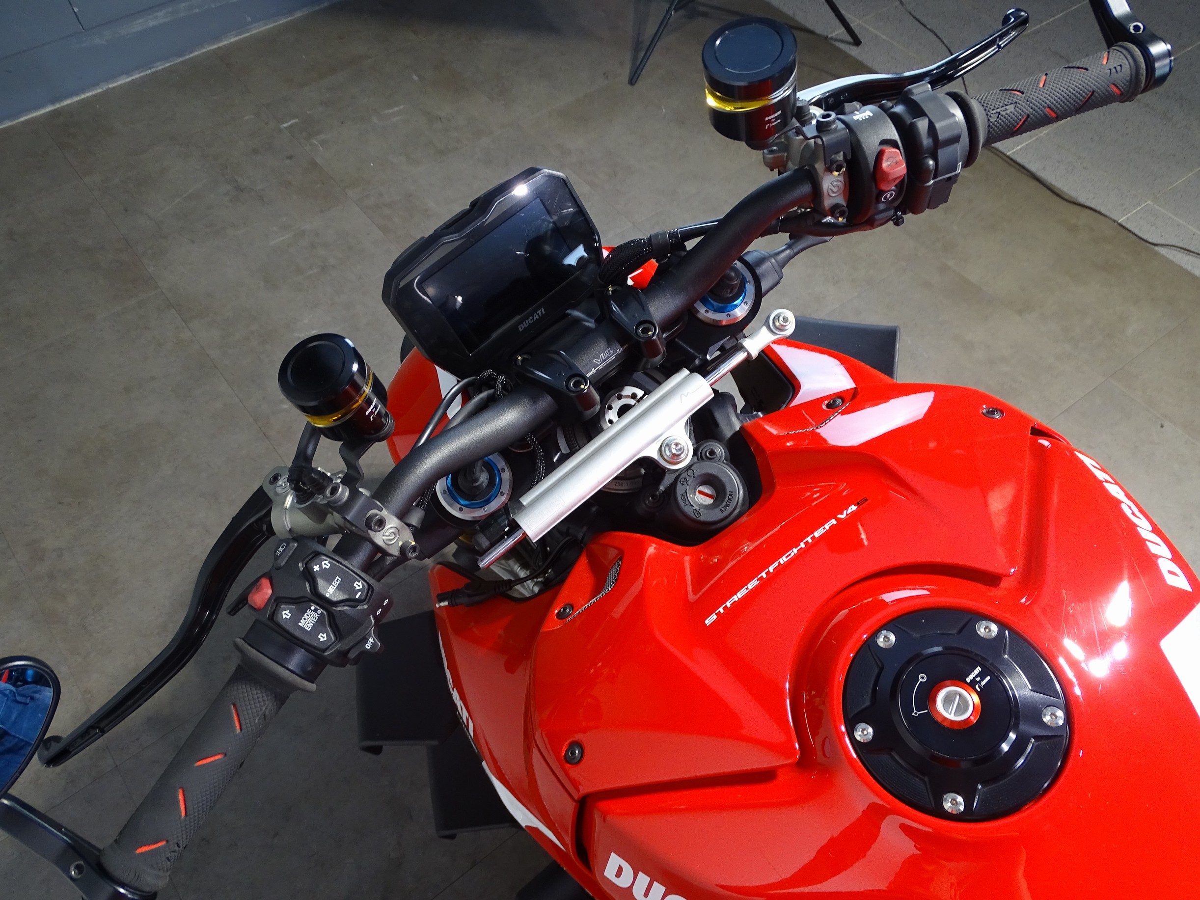 DUCATI STREETFIGHTER V4 S