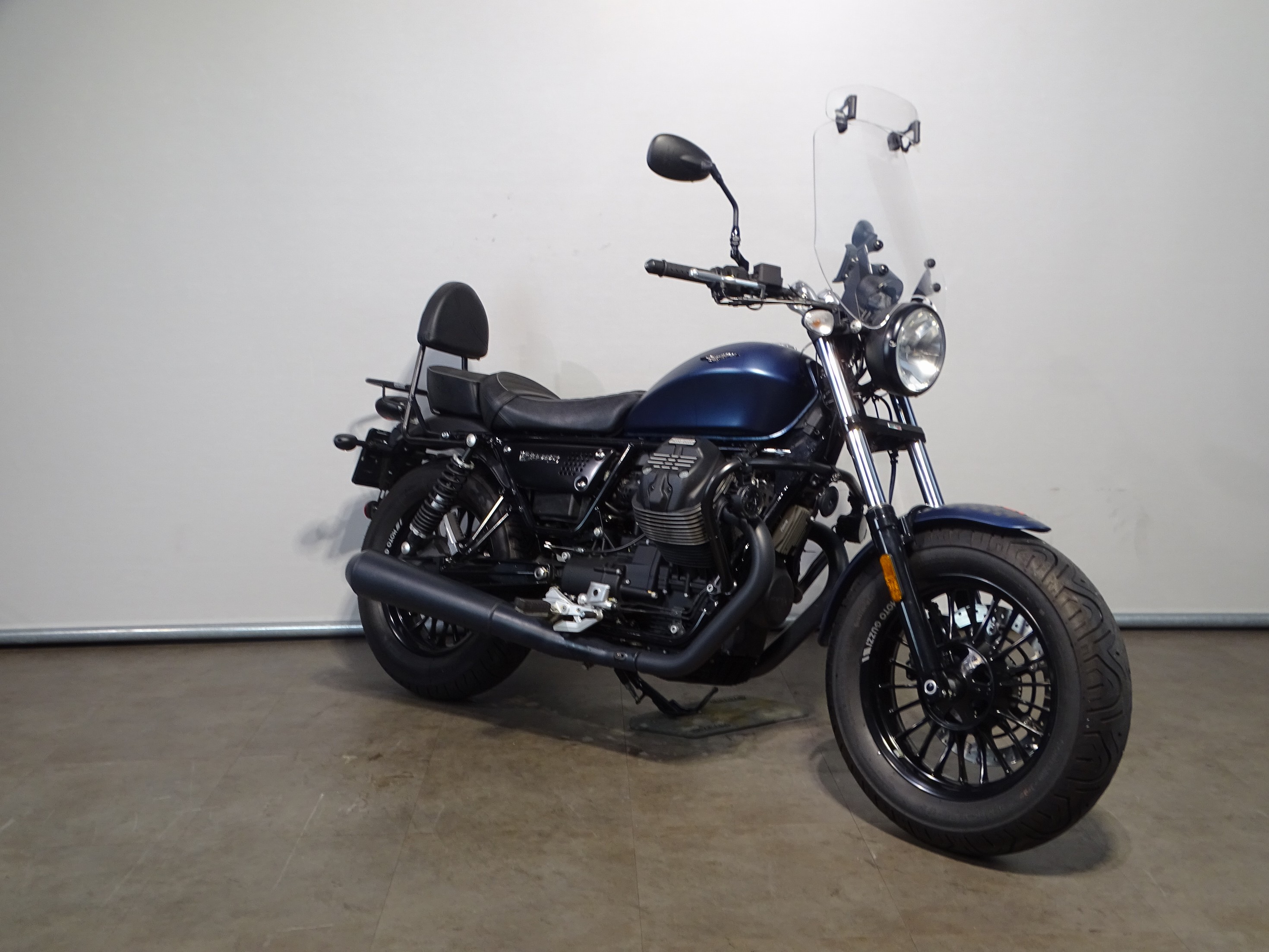 MOTO GUZZI V 9 BOBBER