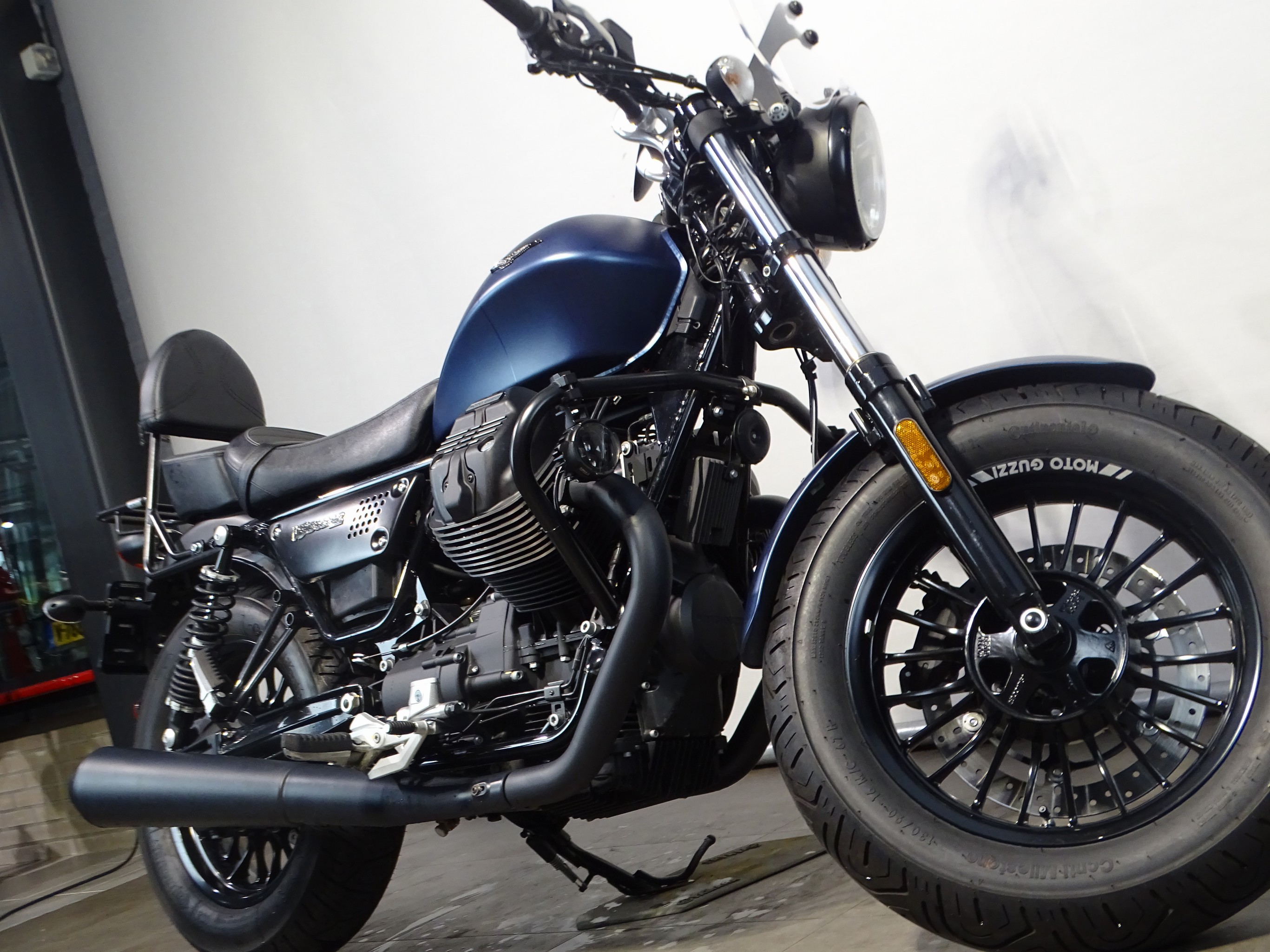 MOTO GUZZI V 9 BOBBER