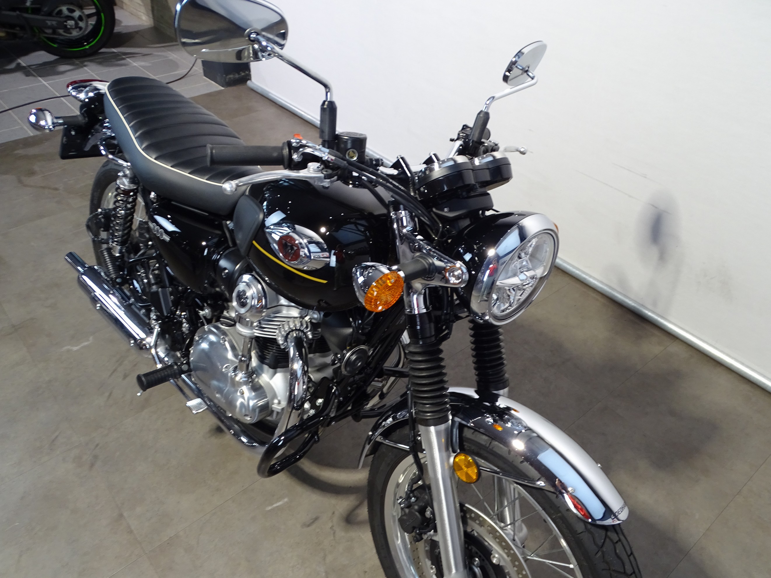 KAWASAKI W800