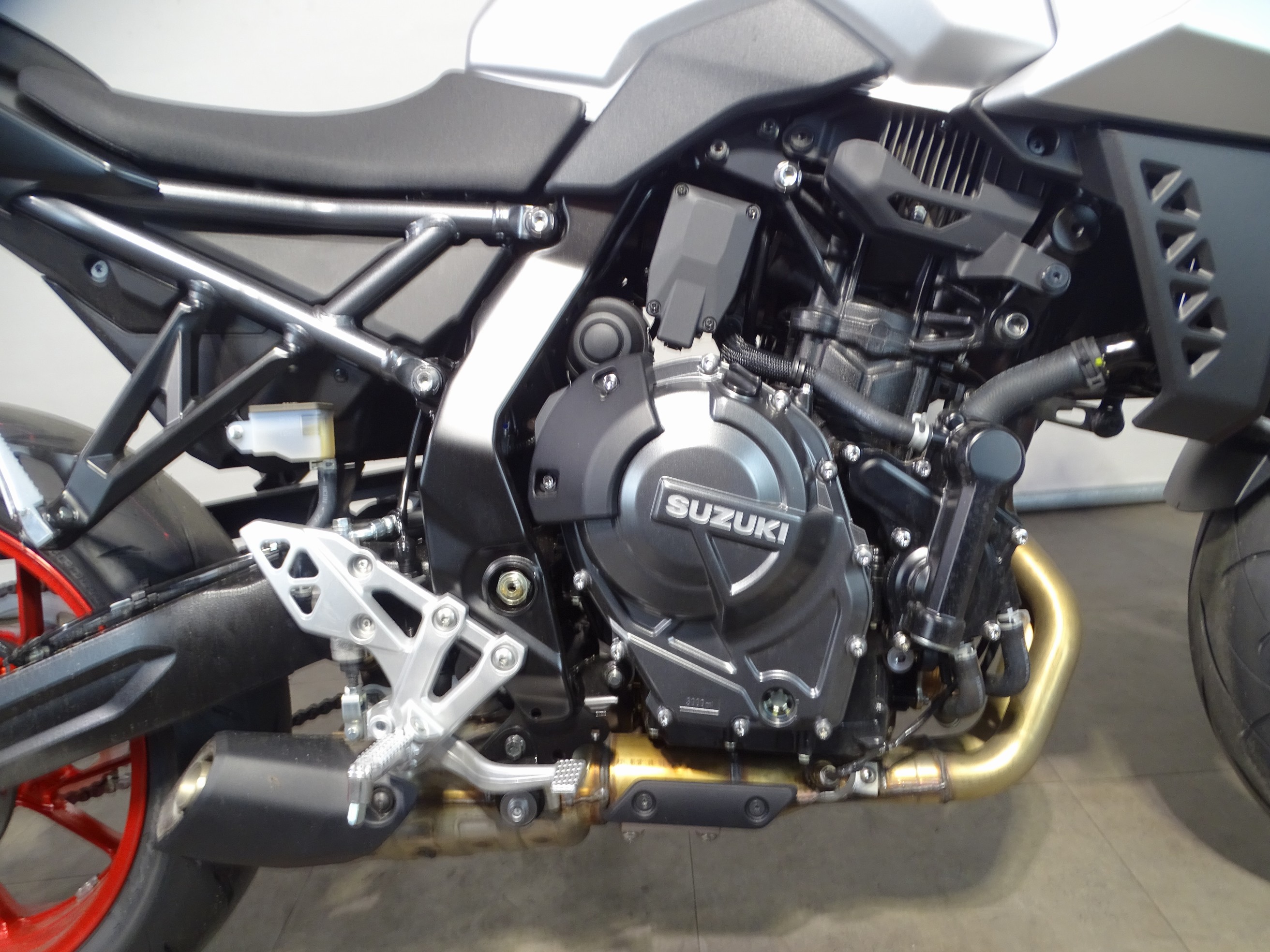 SUZUKI GSX-8S