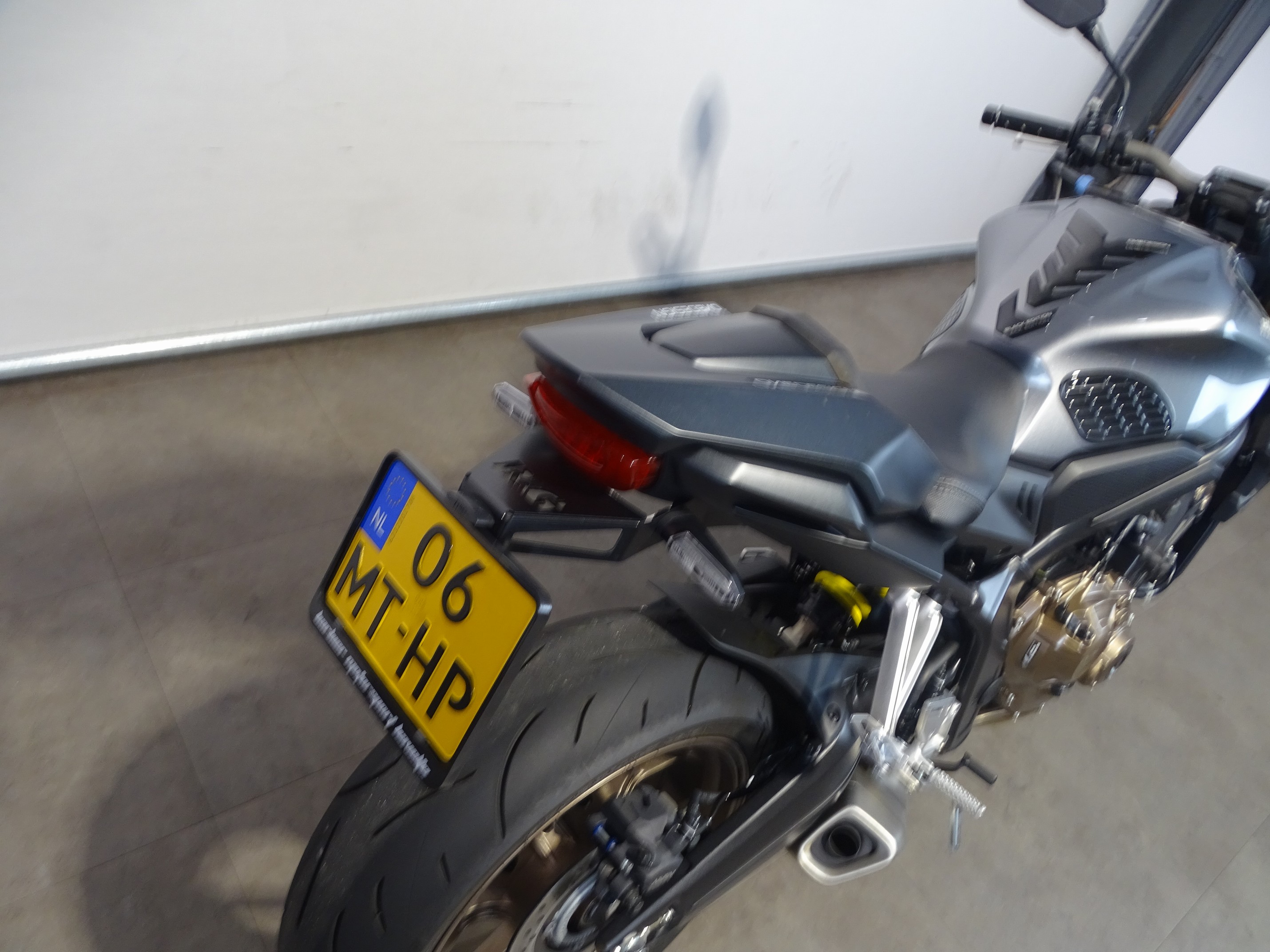 HONDA CB 650 R