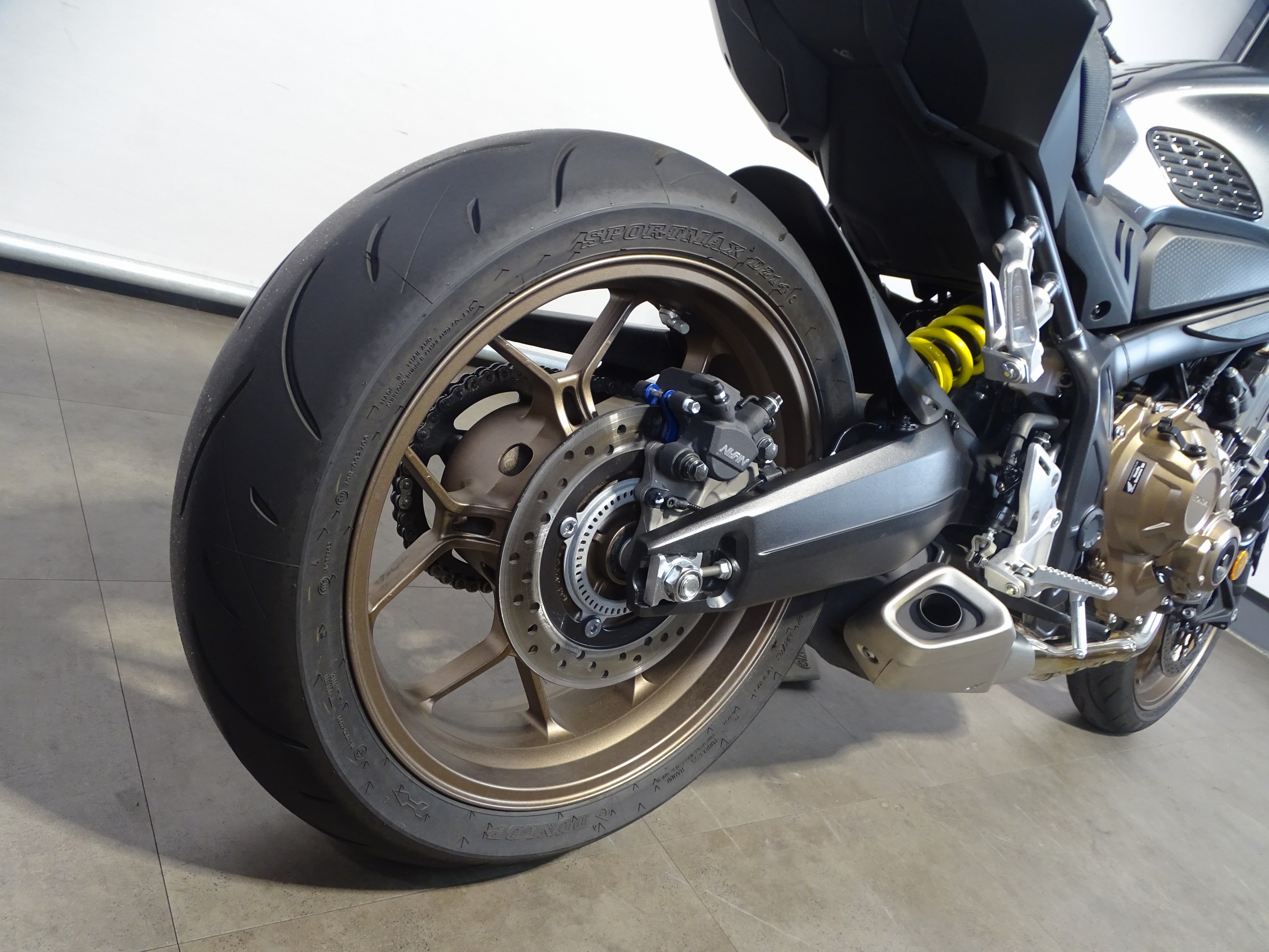 HONDA CB 650 R