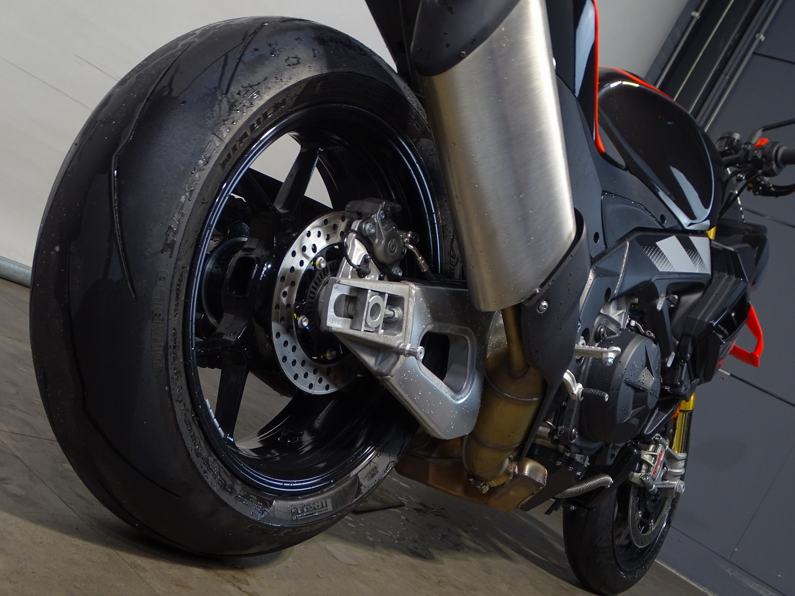 APRILIA TUONO V4 1100 E FACTORY