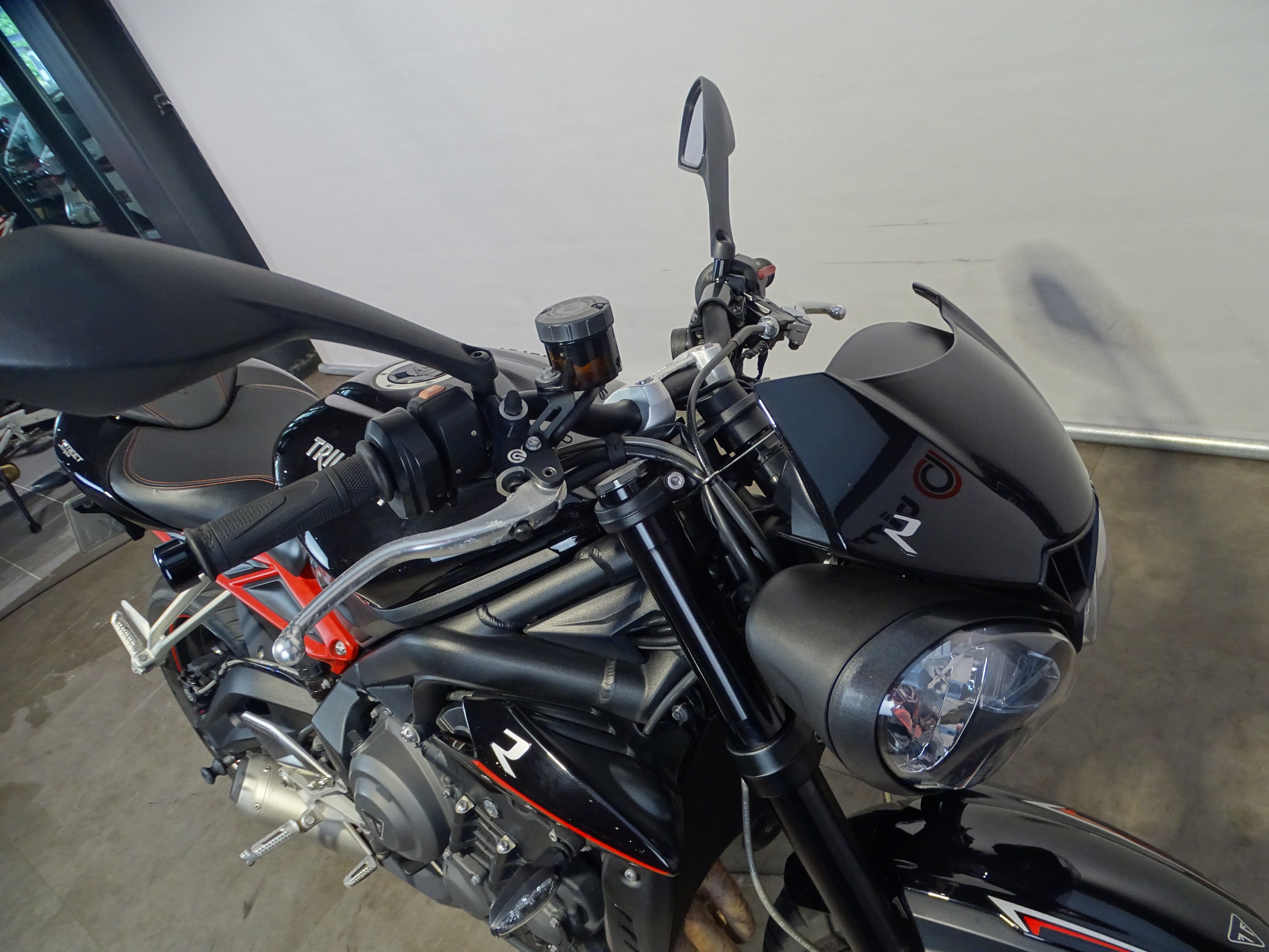 TRIUMPH STREET TRIPLE R