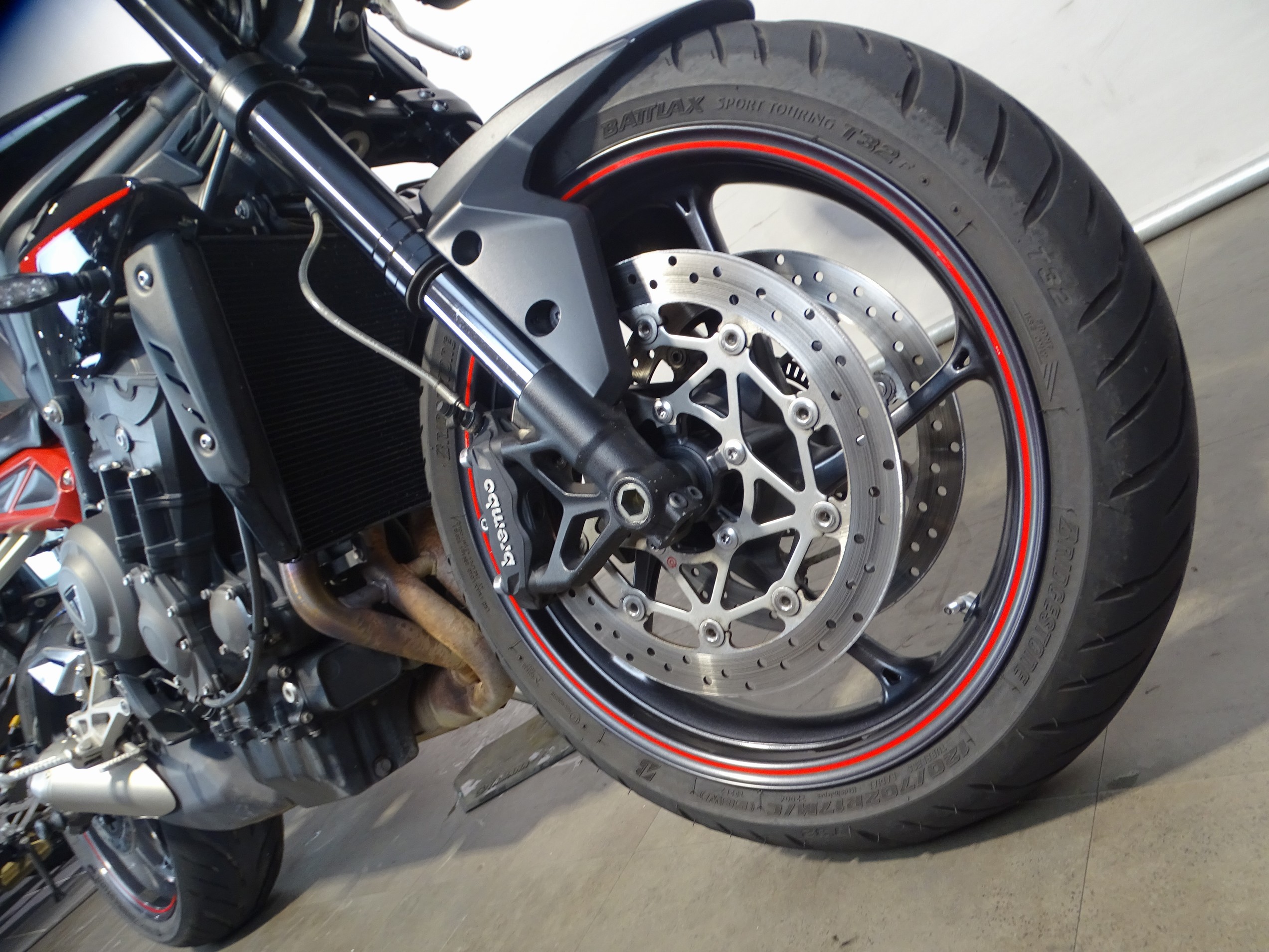 TRIUMPH STREET TRIPLE R