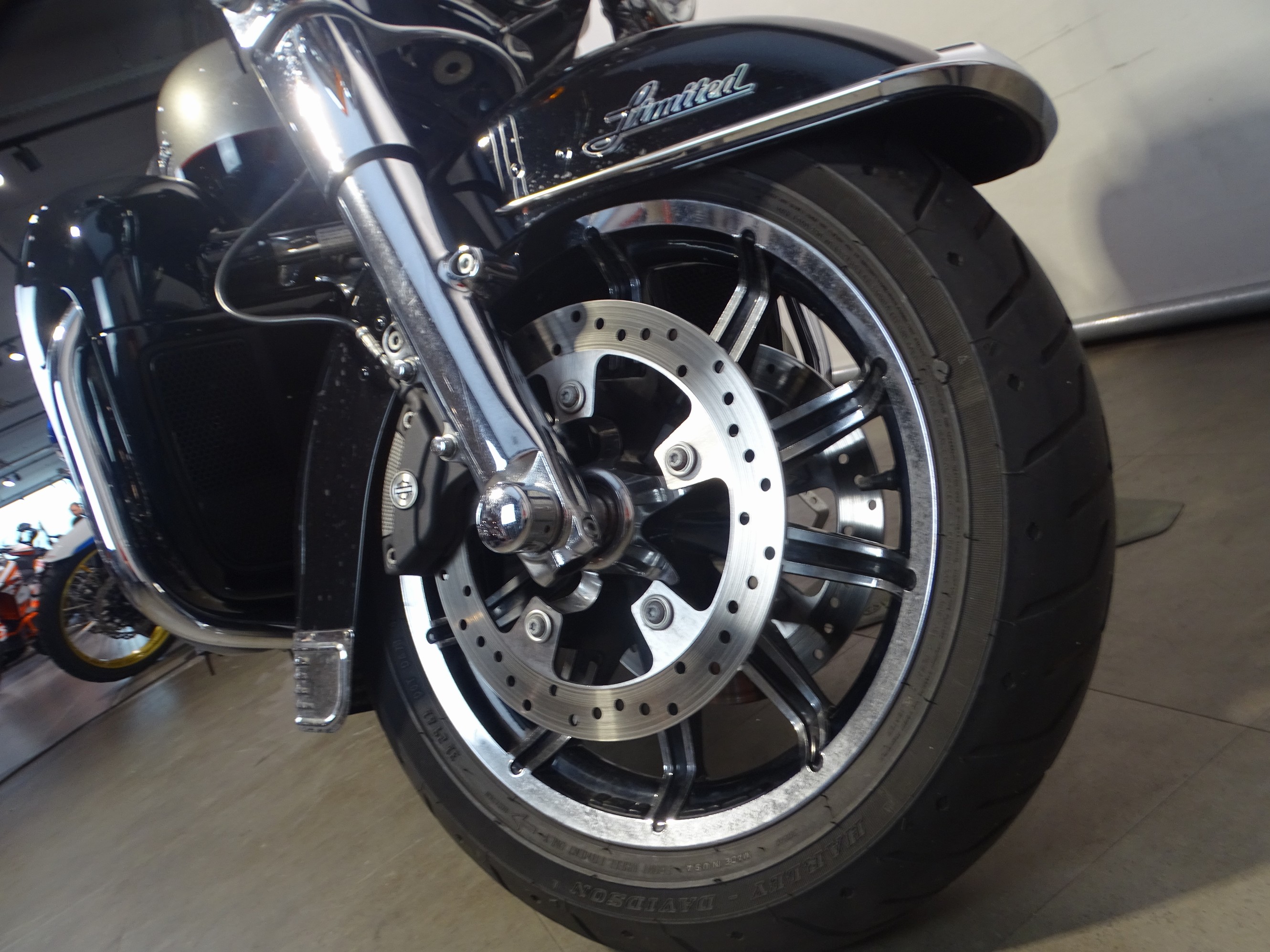 HARLEY-DAVIDSON ULTRA GLIDE LOW
