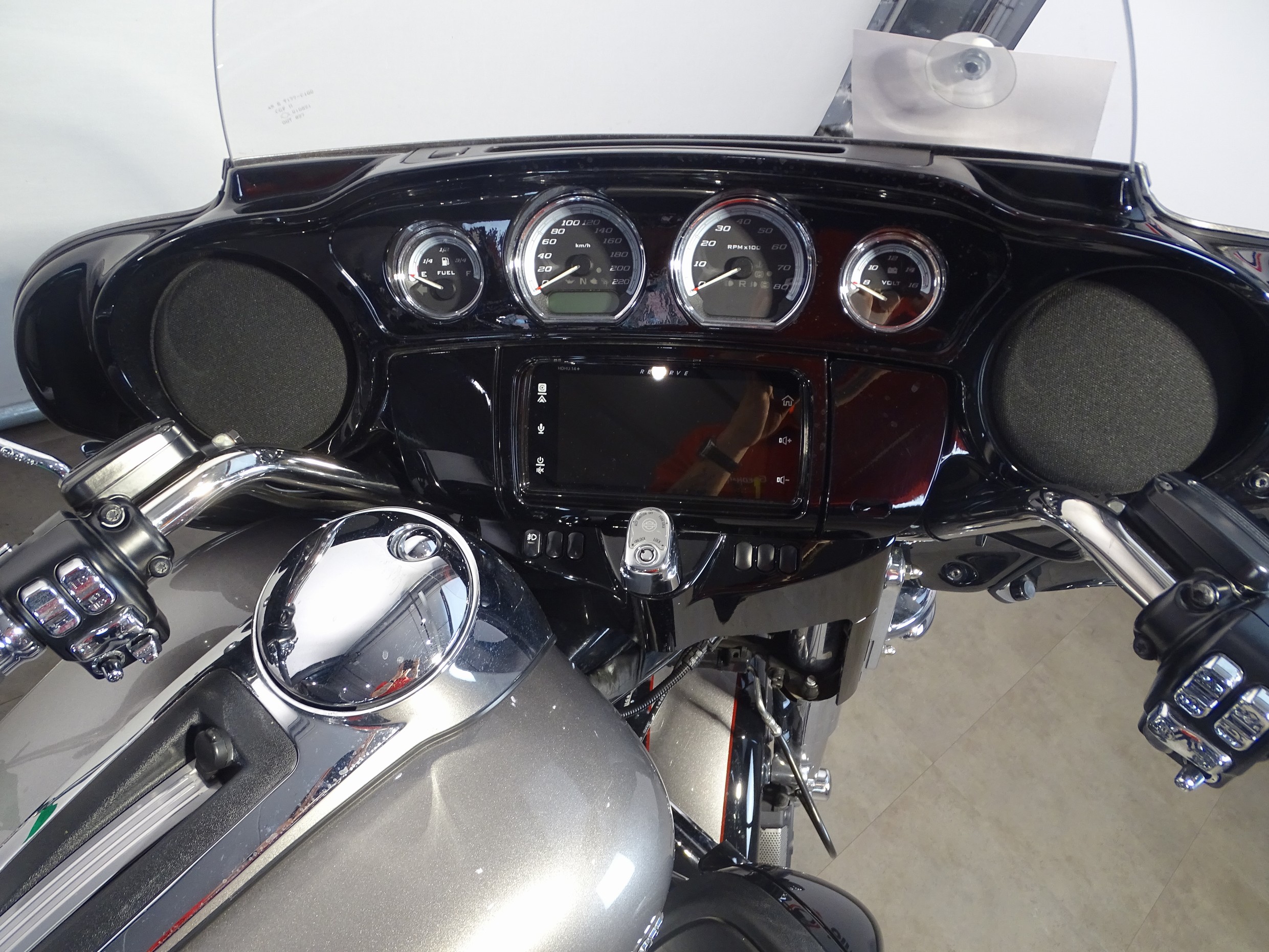 HARLEY-DAVIDSON ULTRA GLIDE LOW