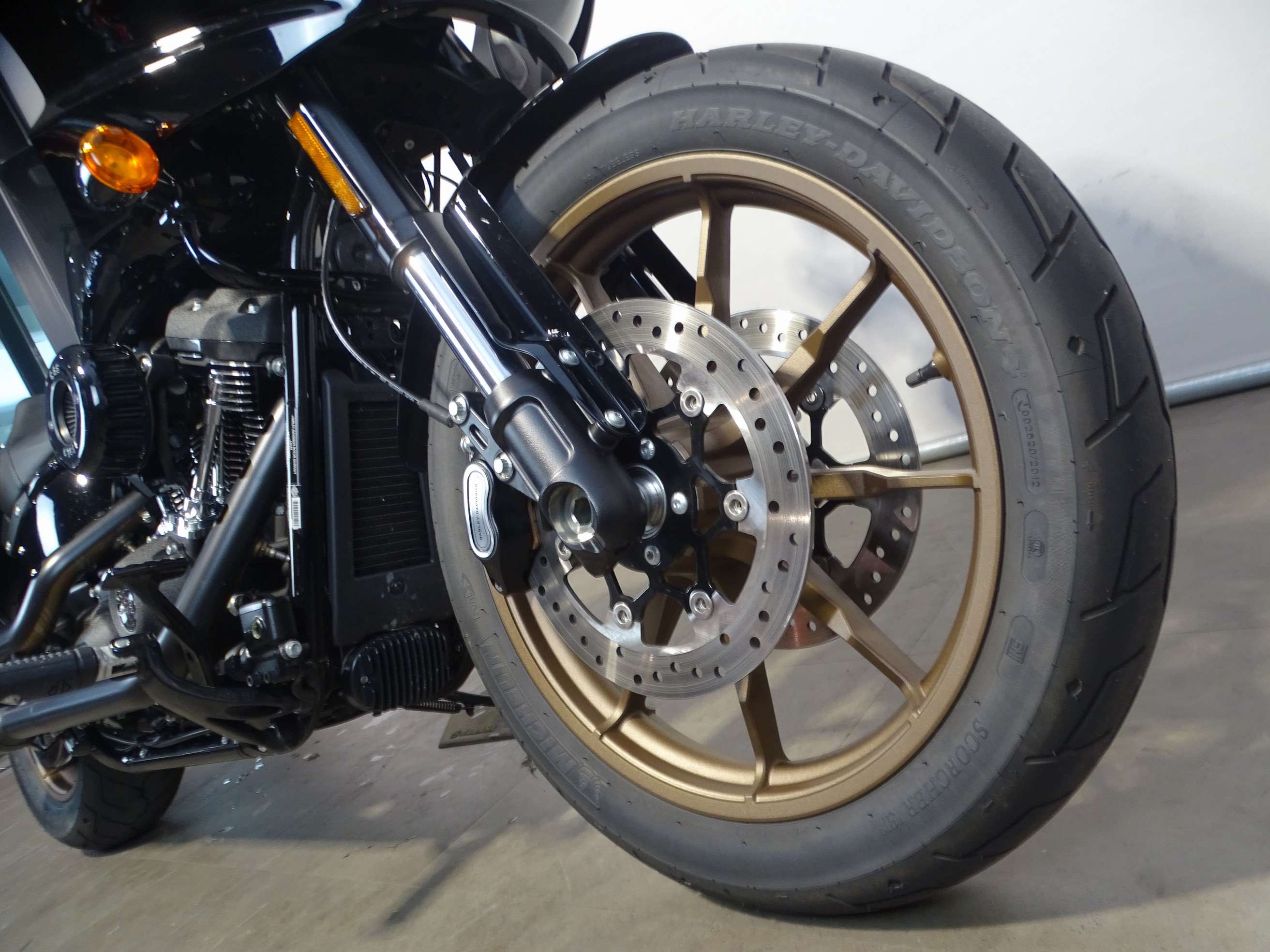 HARLEY-DAVIDSON LOW RIDER ST