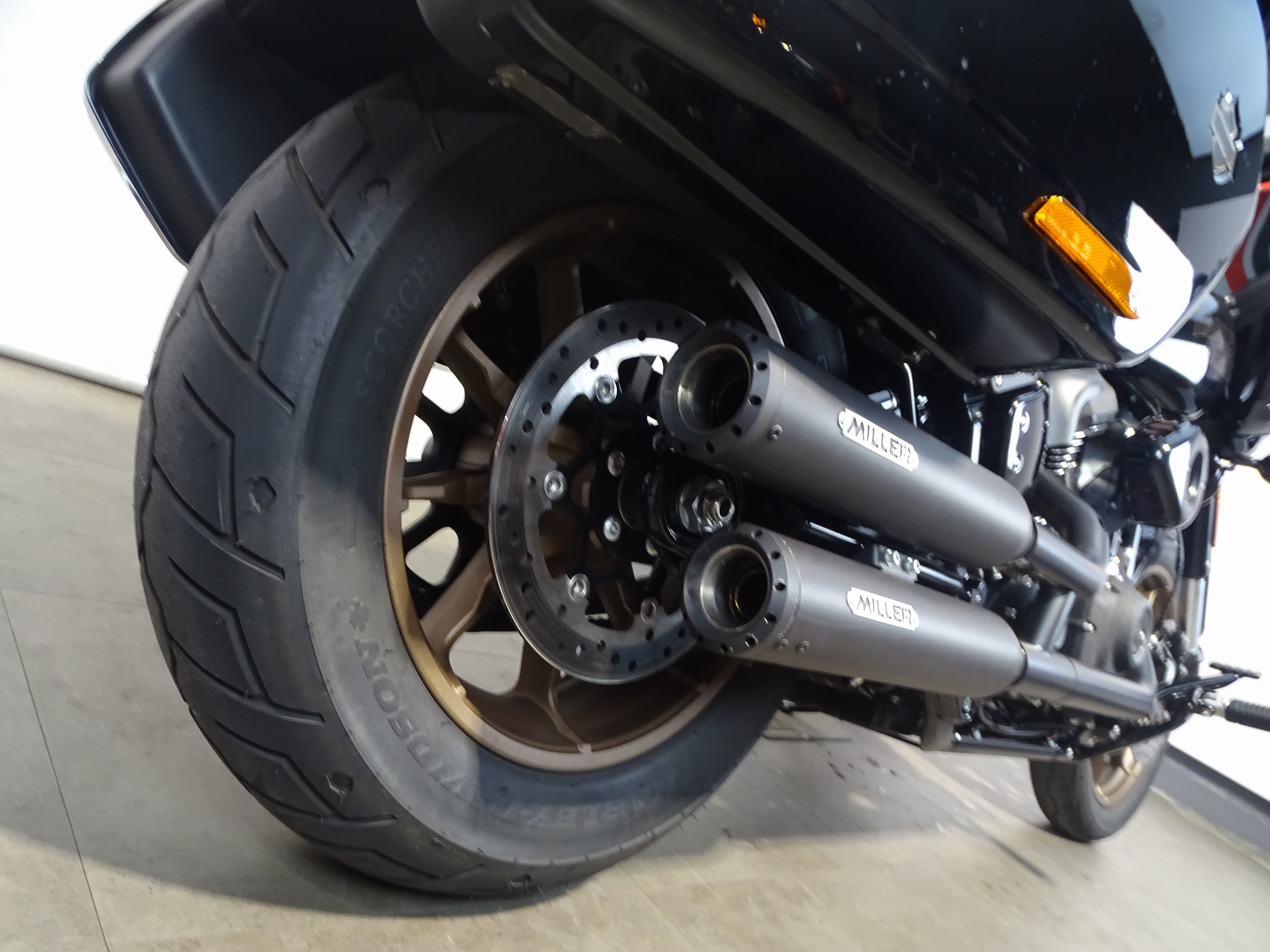 HARLEY-DAVIDSON LOW RIDER ST