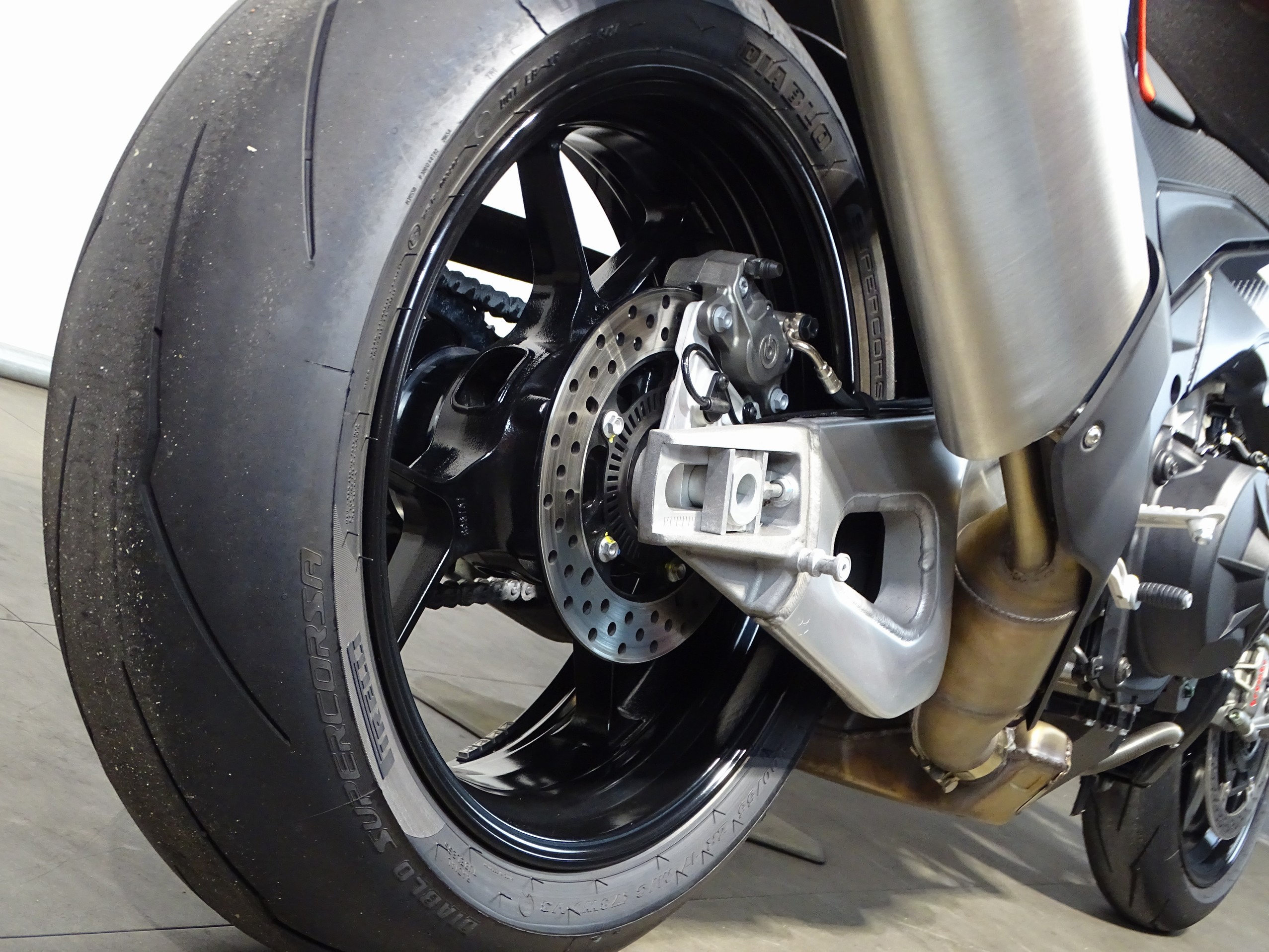 APRILIA TUONO V4 1100 E FACTORY