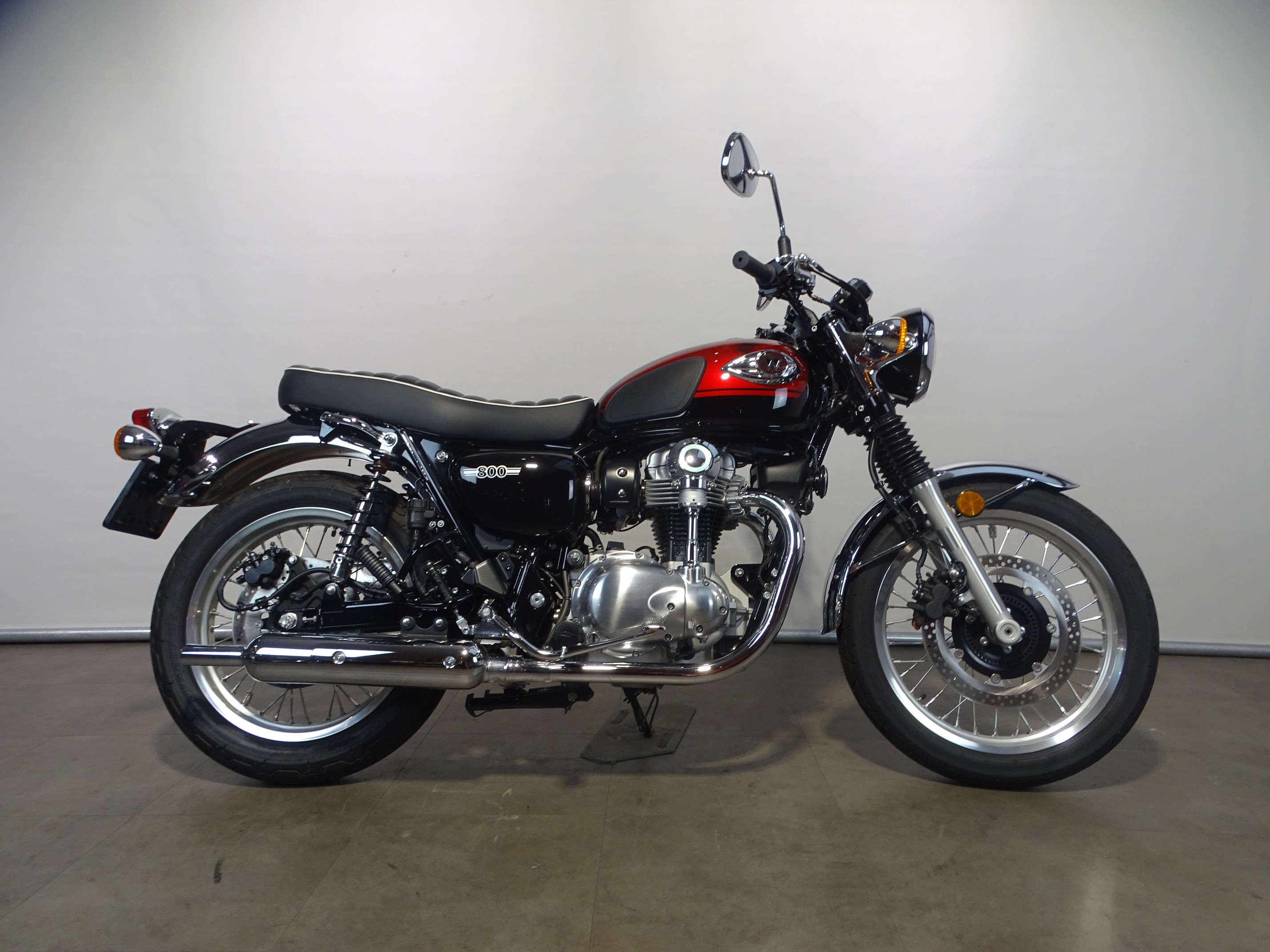 KAWASAKI W800