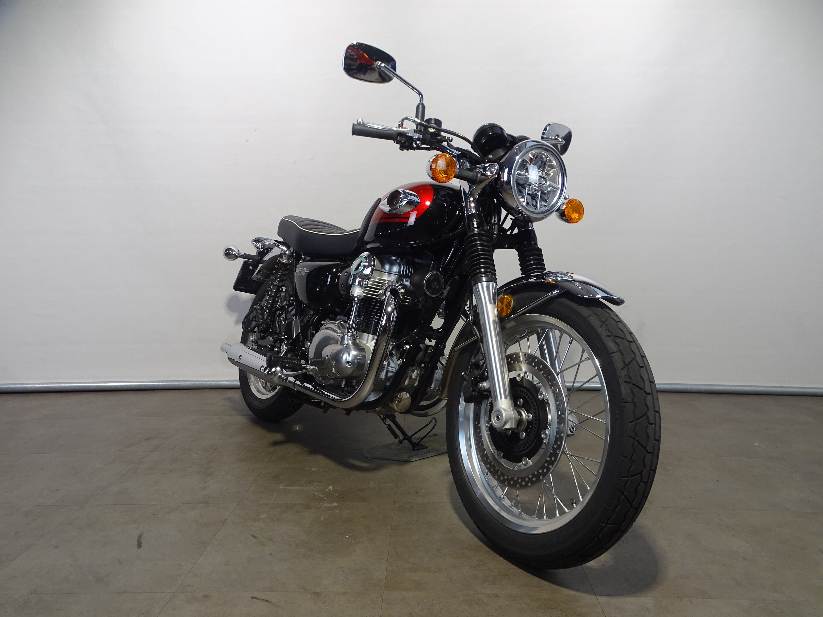 KAWASAKI W800