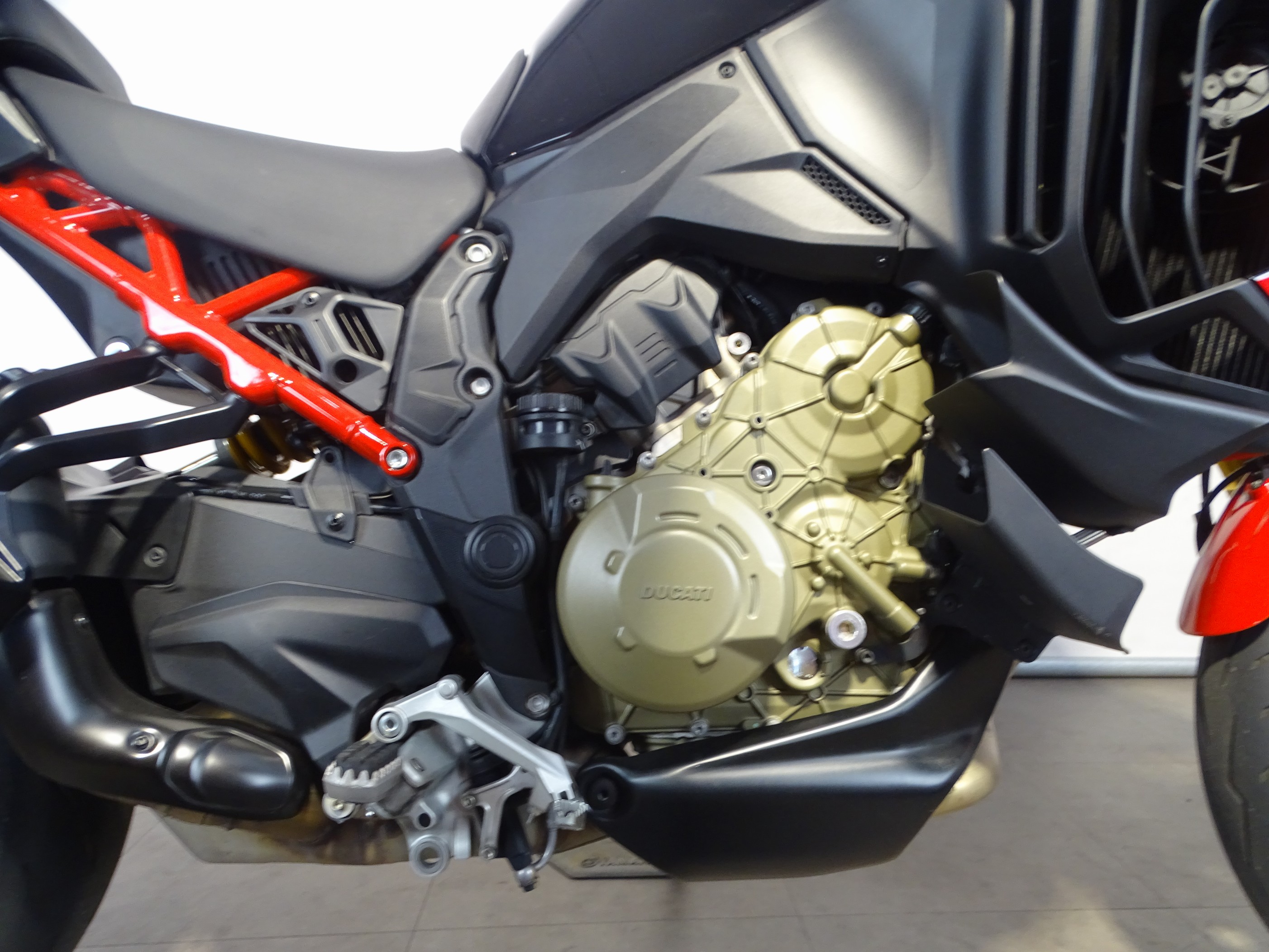 DUCATI MULTISTRADA V4 PIKES PEAK
