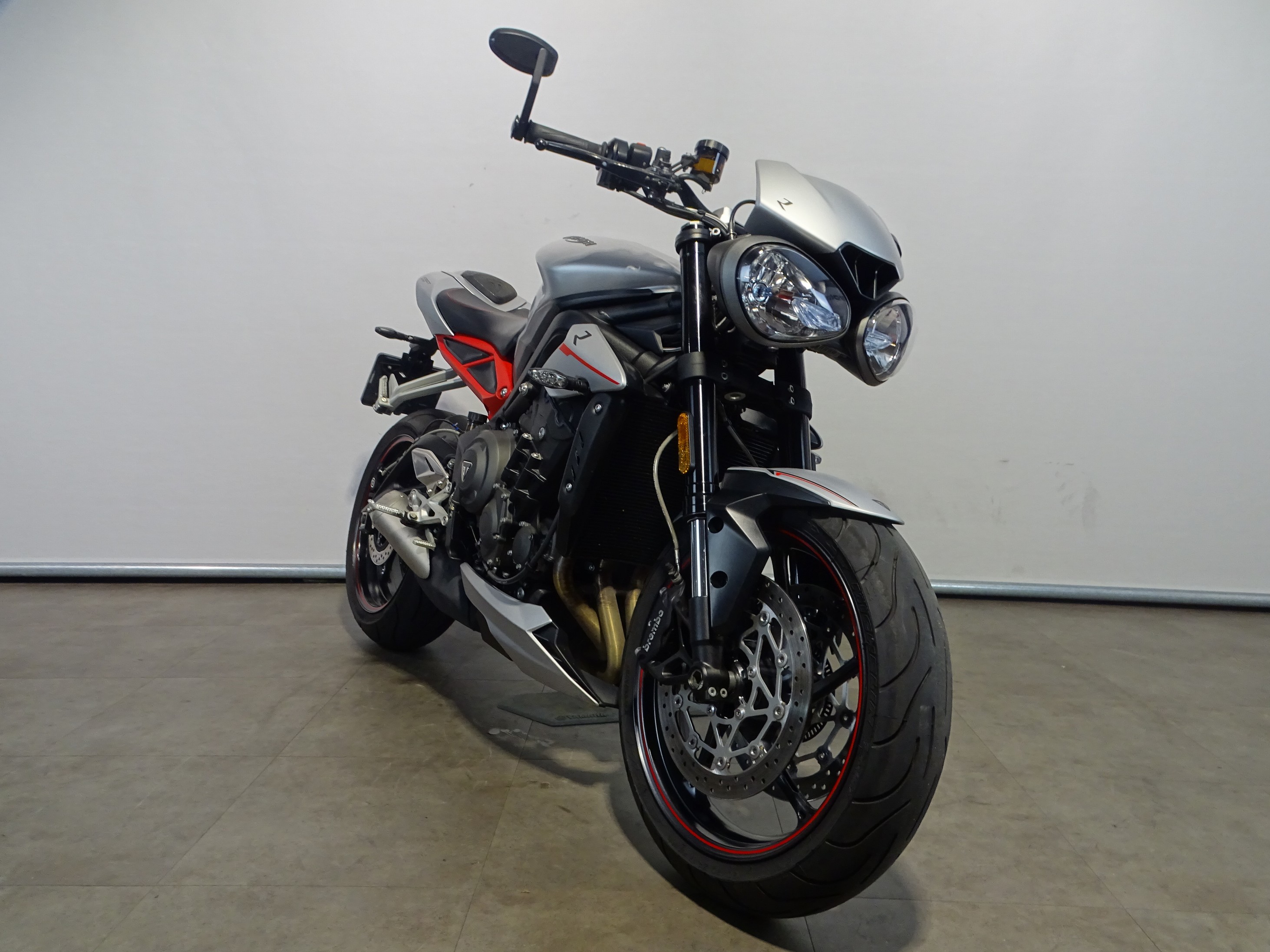 TRIUMPH STREET TRIPLE R