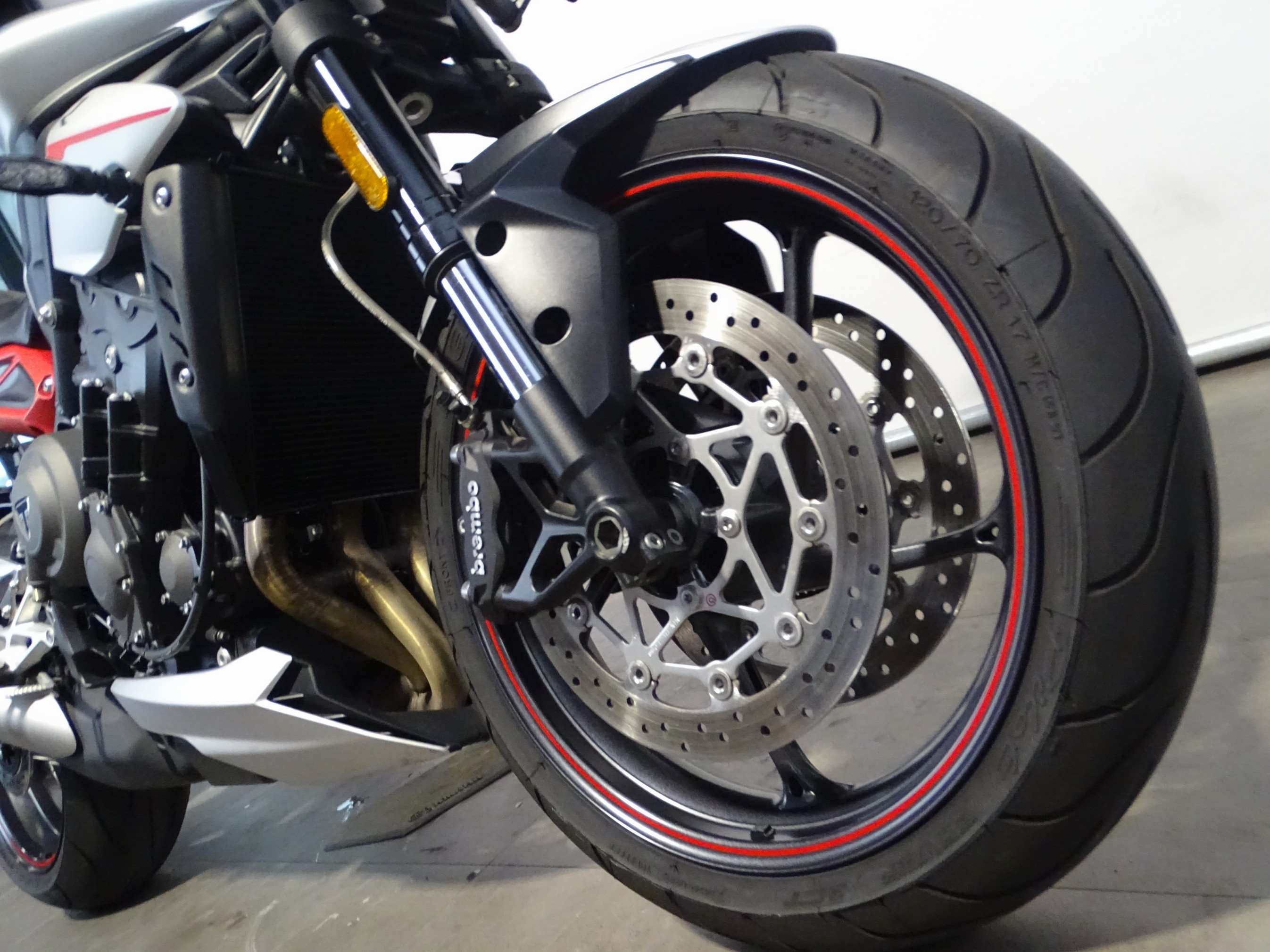 TRIUMPH STREET TRIPLE R