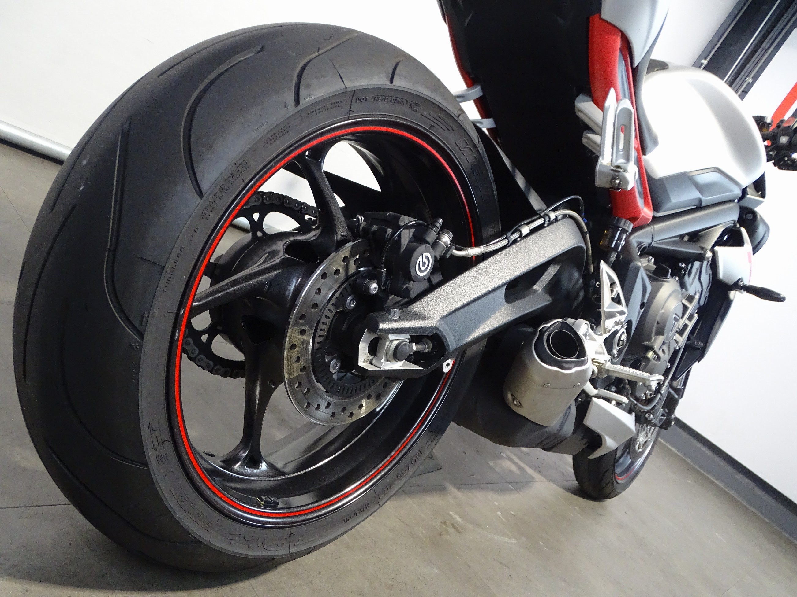 TRIUMPH STREET TRIPLE R