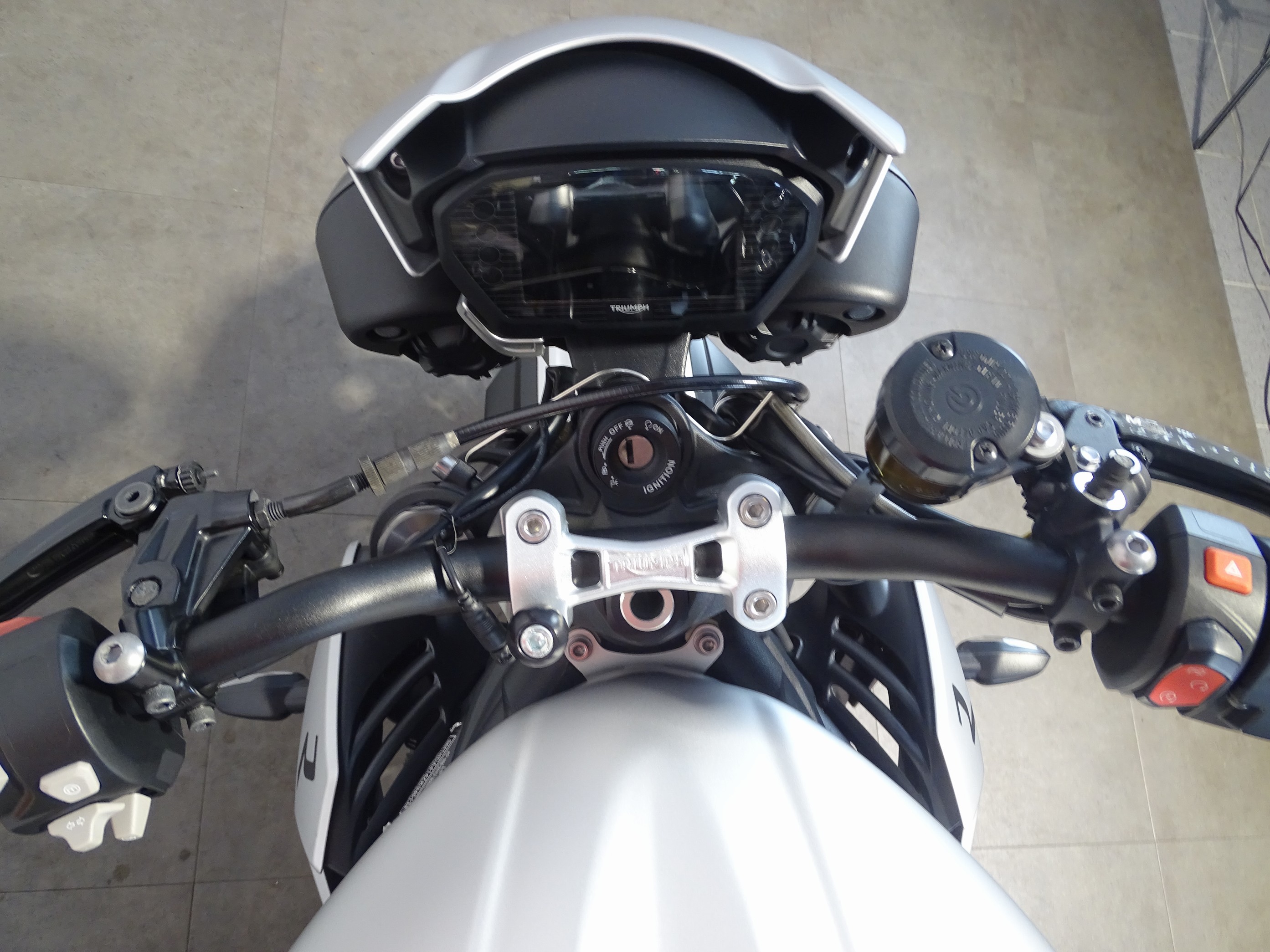 TRIUMPH STREET TRIPLE R