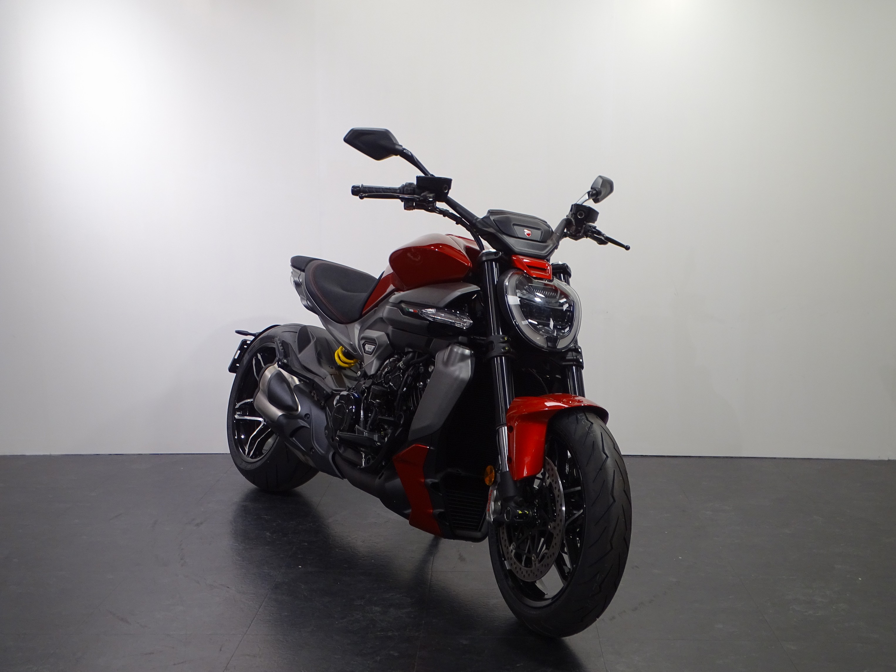 DUCATI XDIAVEL V4