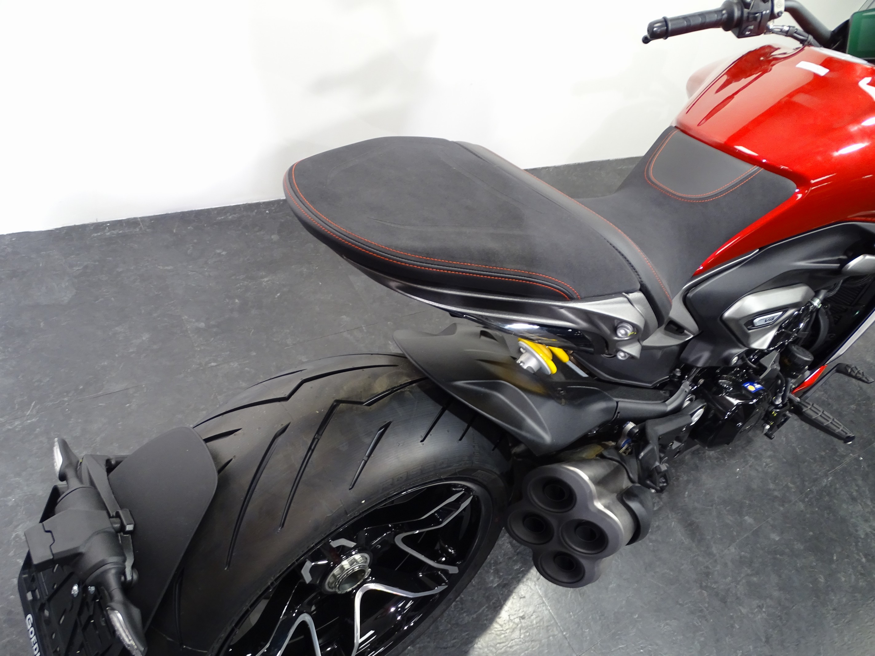 DUCATI XDIAVEL V4