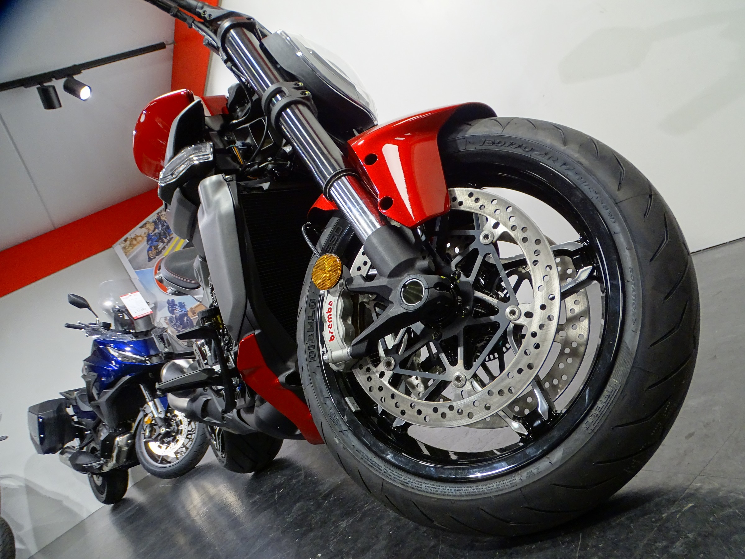 DUCATI XDIAVEL V4
