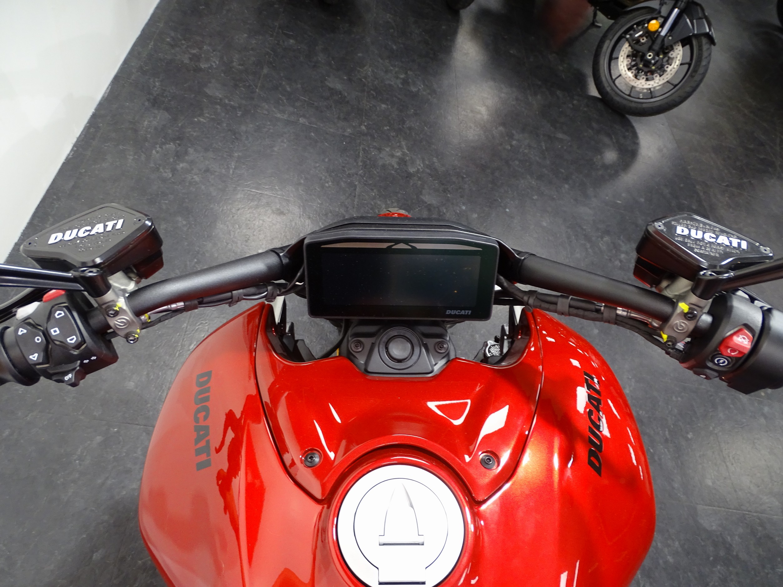 DUCATI XDIAVEL V4