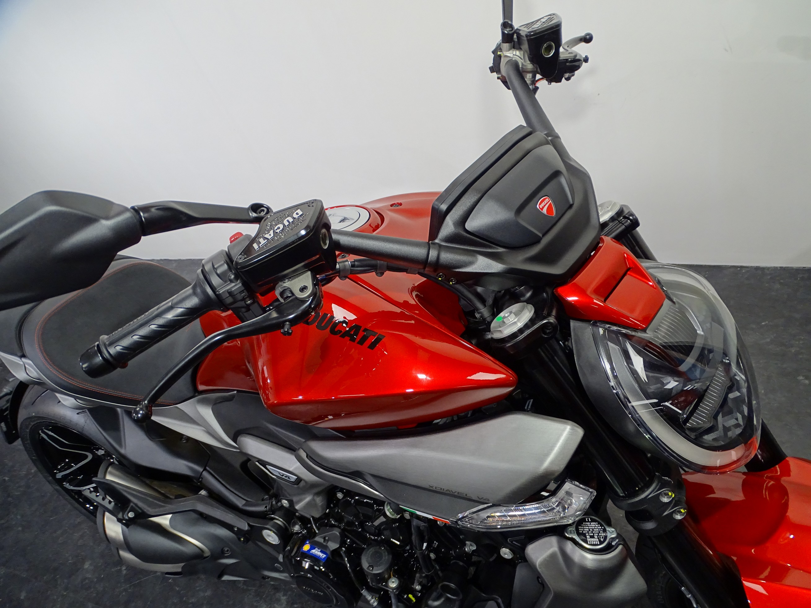 DUCATI XDIAVEL V4