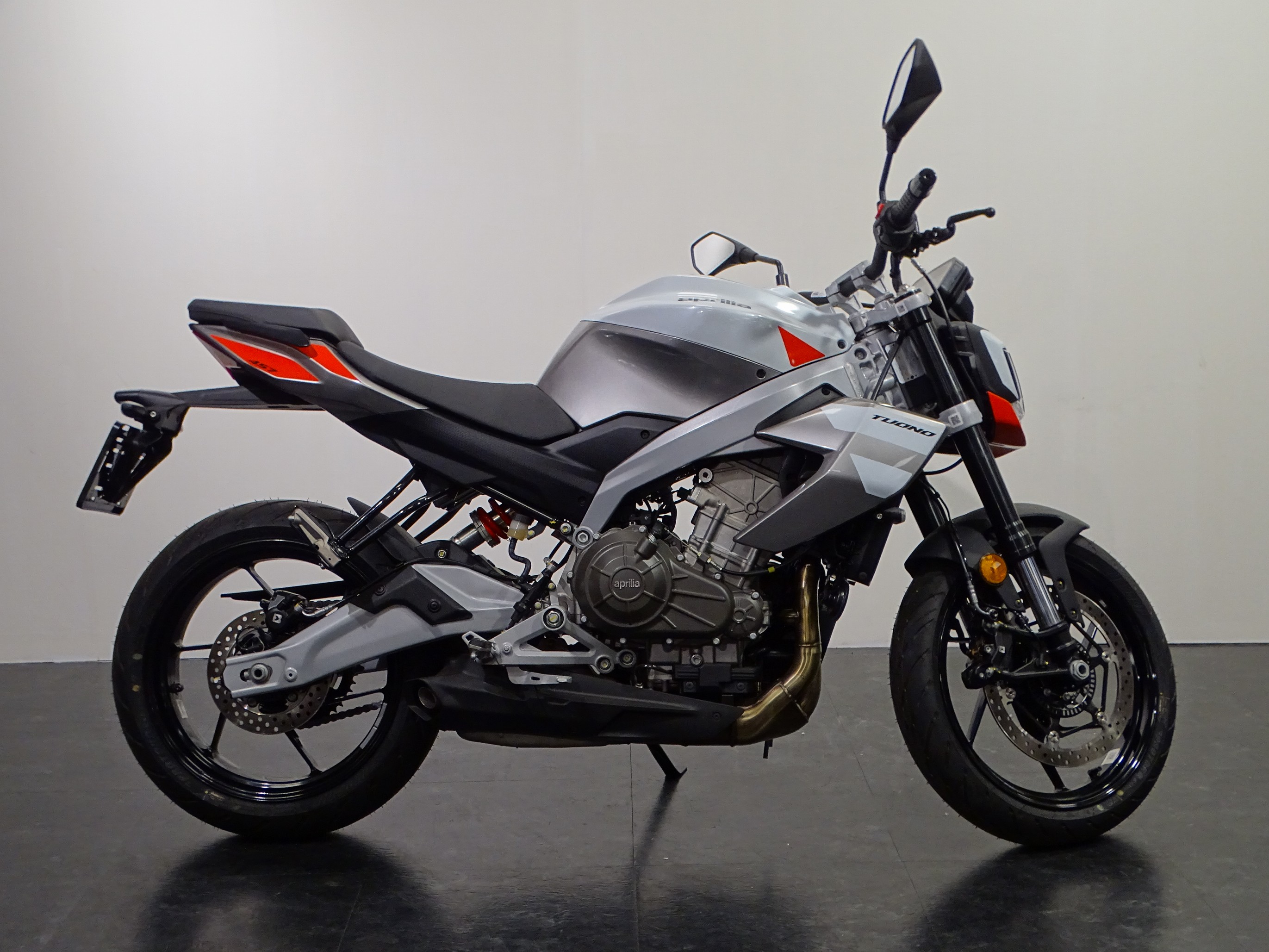APRILIA TUONO 457