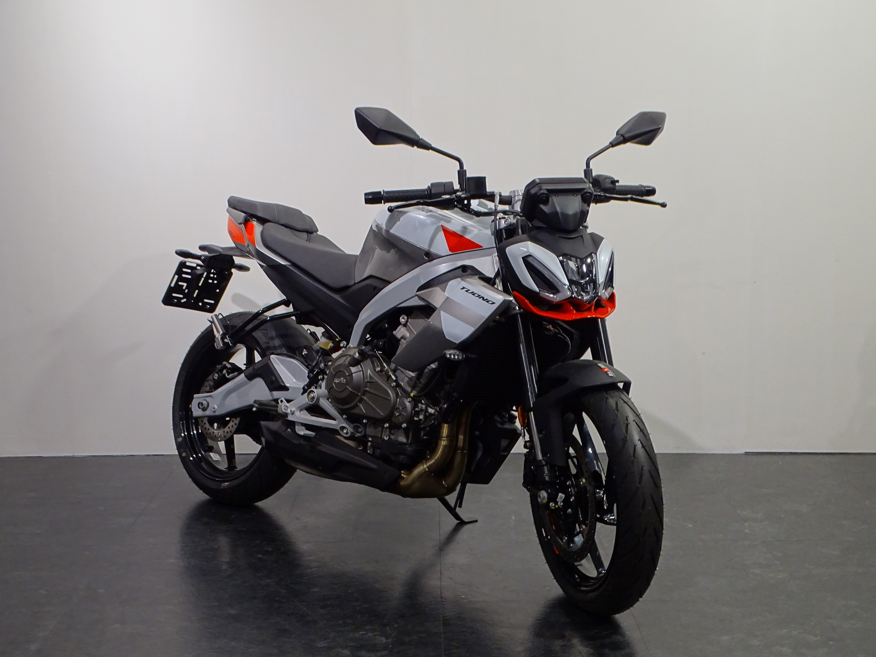 APRILIA TUONO 457