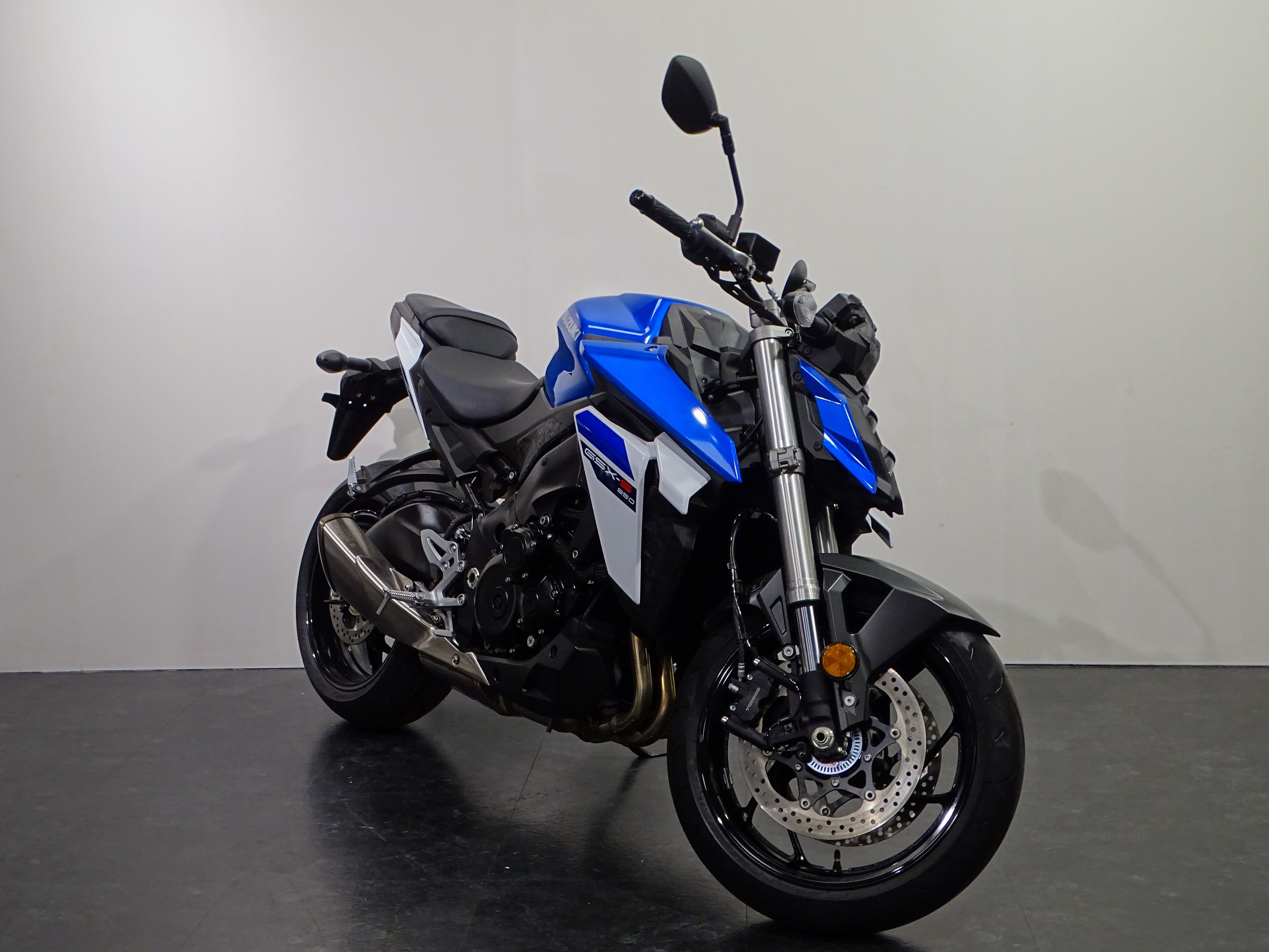 SUZUKI GSX-S 950