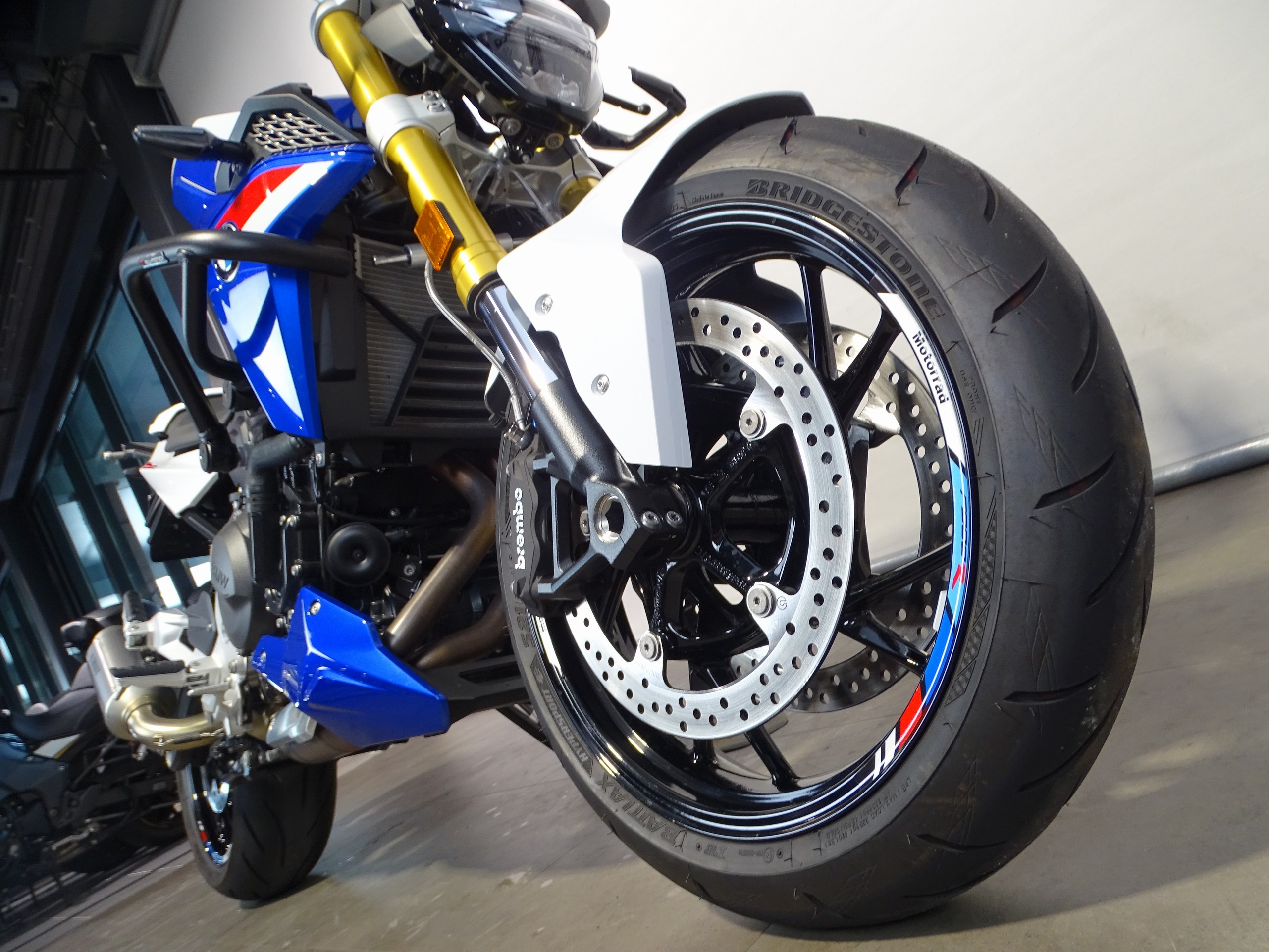 BMW F 900 R