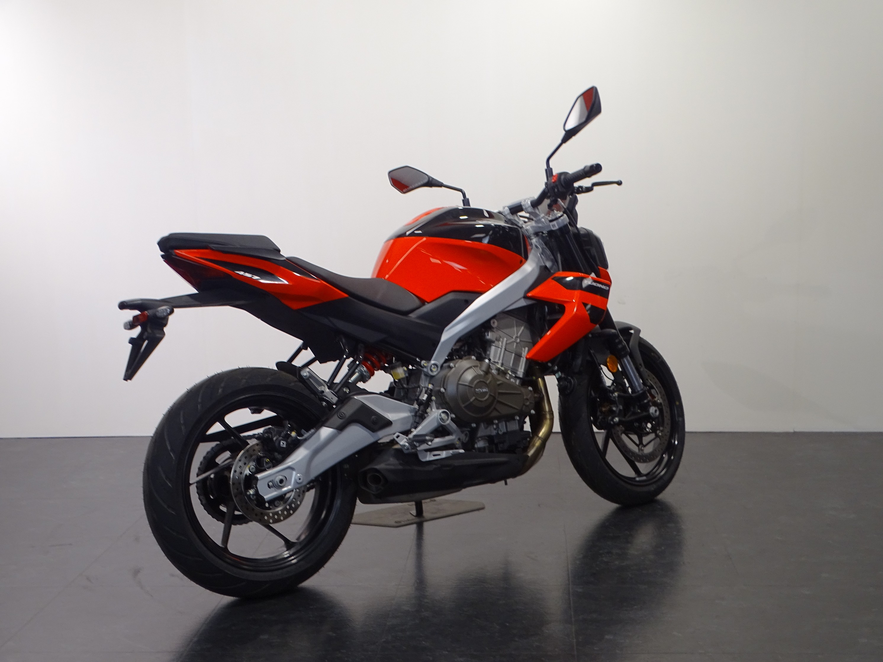 APRILIA TUONO 457