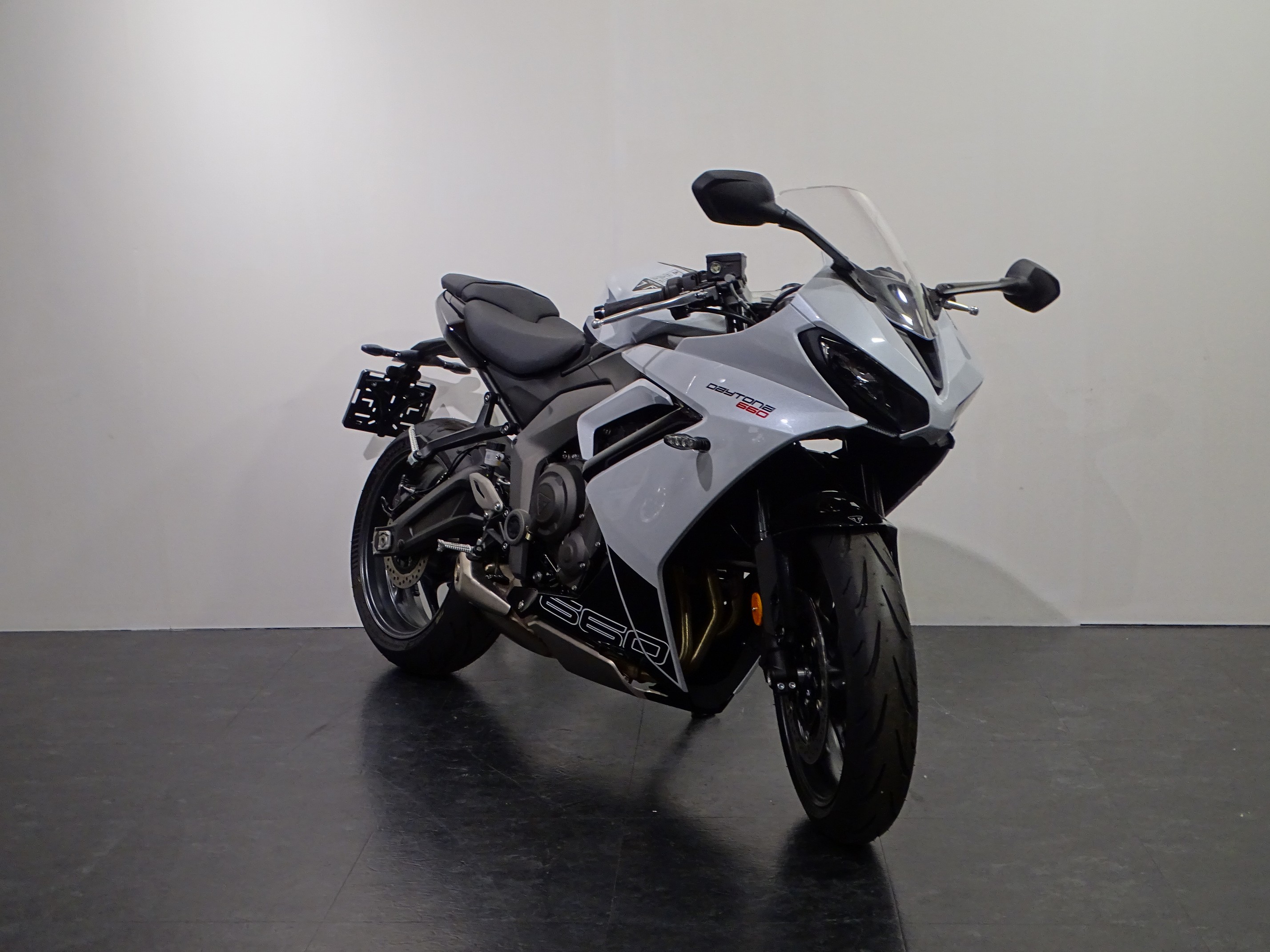 TRIUMPH DAYTONA 660