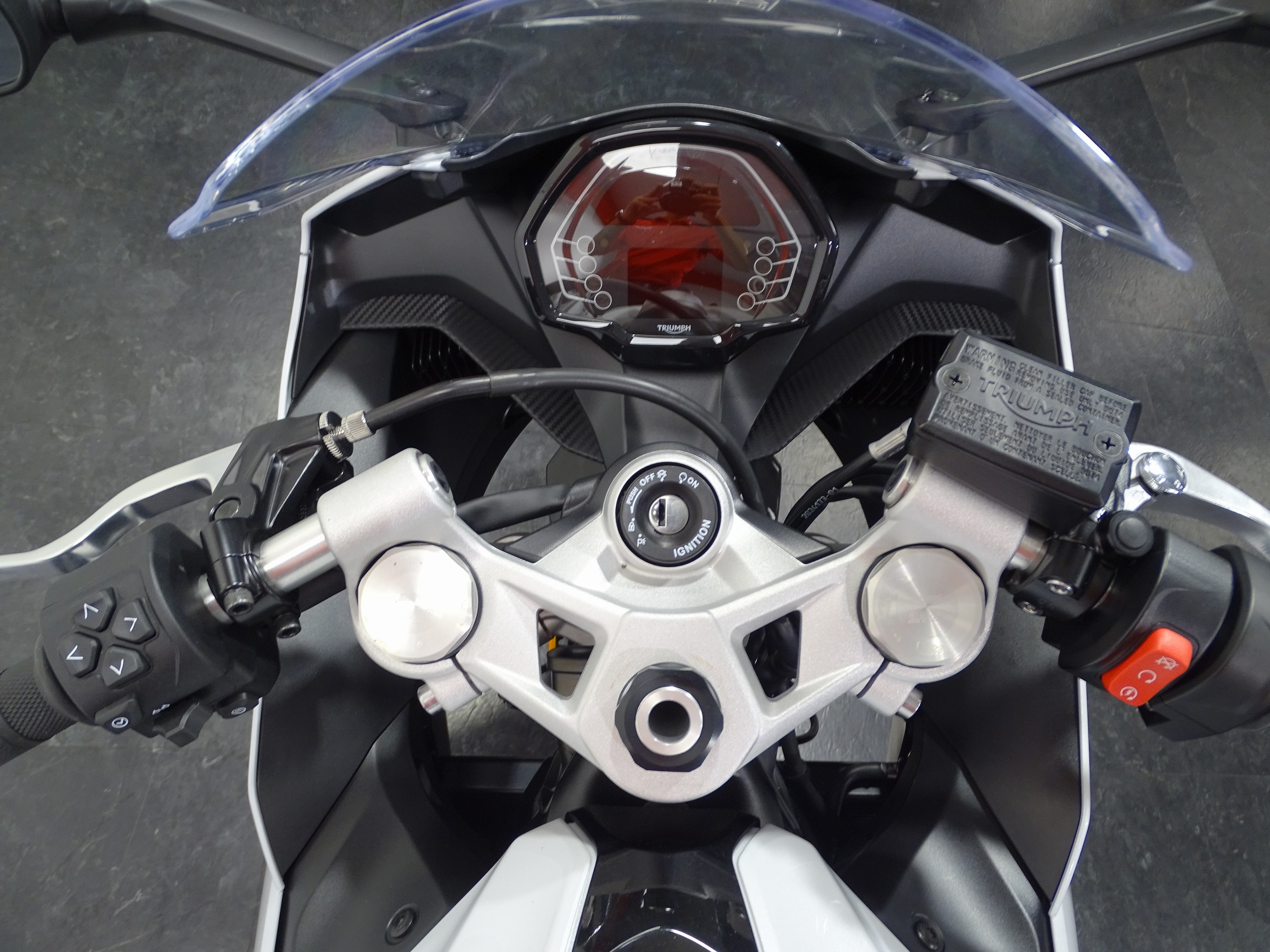 TRIUMPH DAYTONA 660