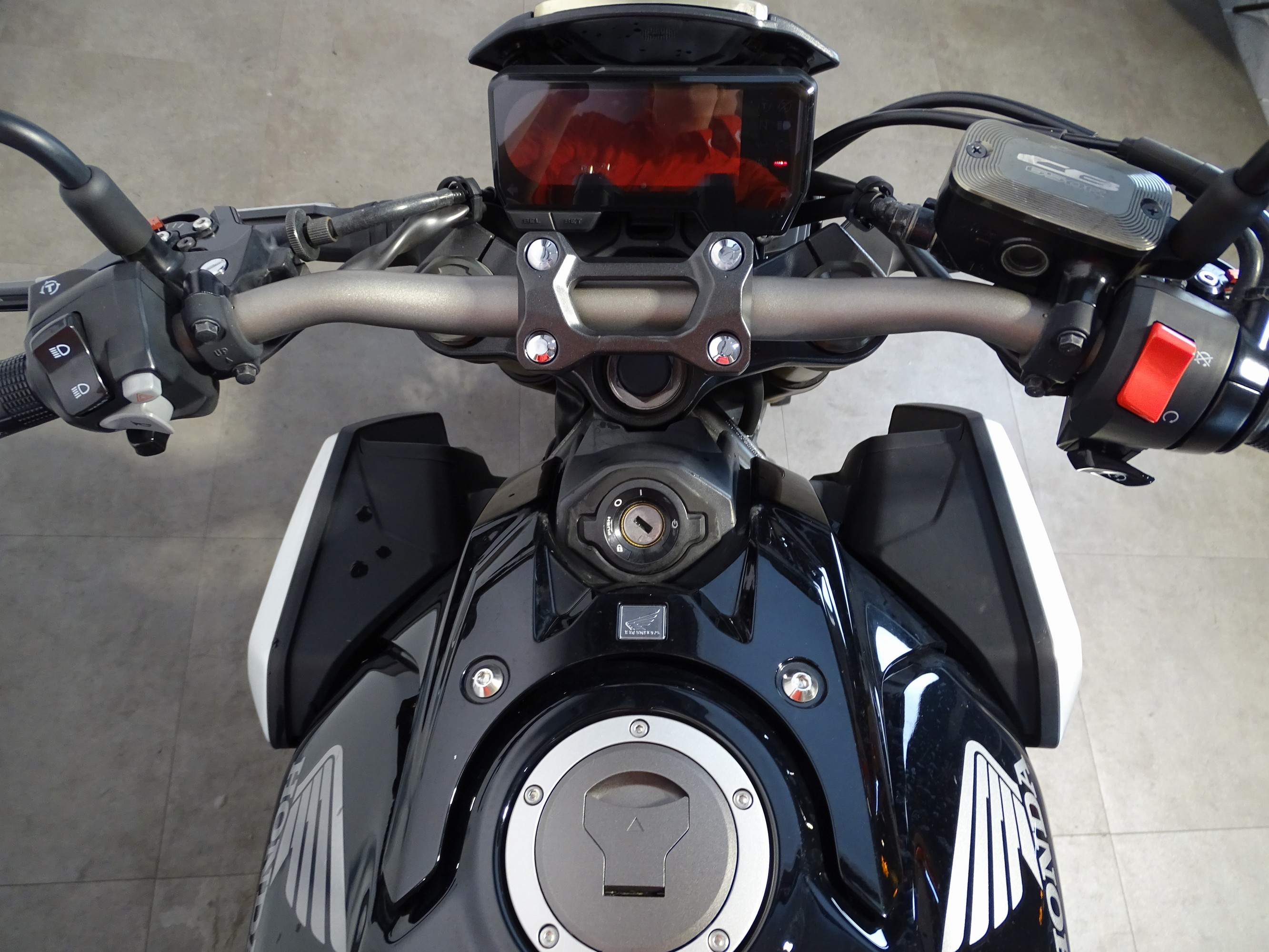 HONDA CB 650 R