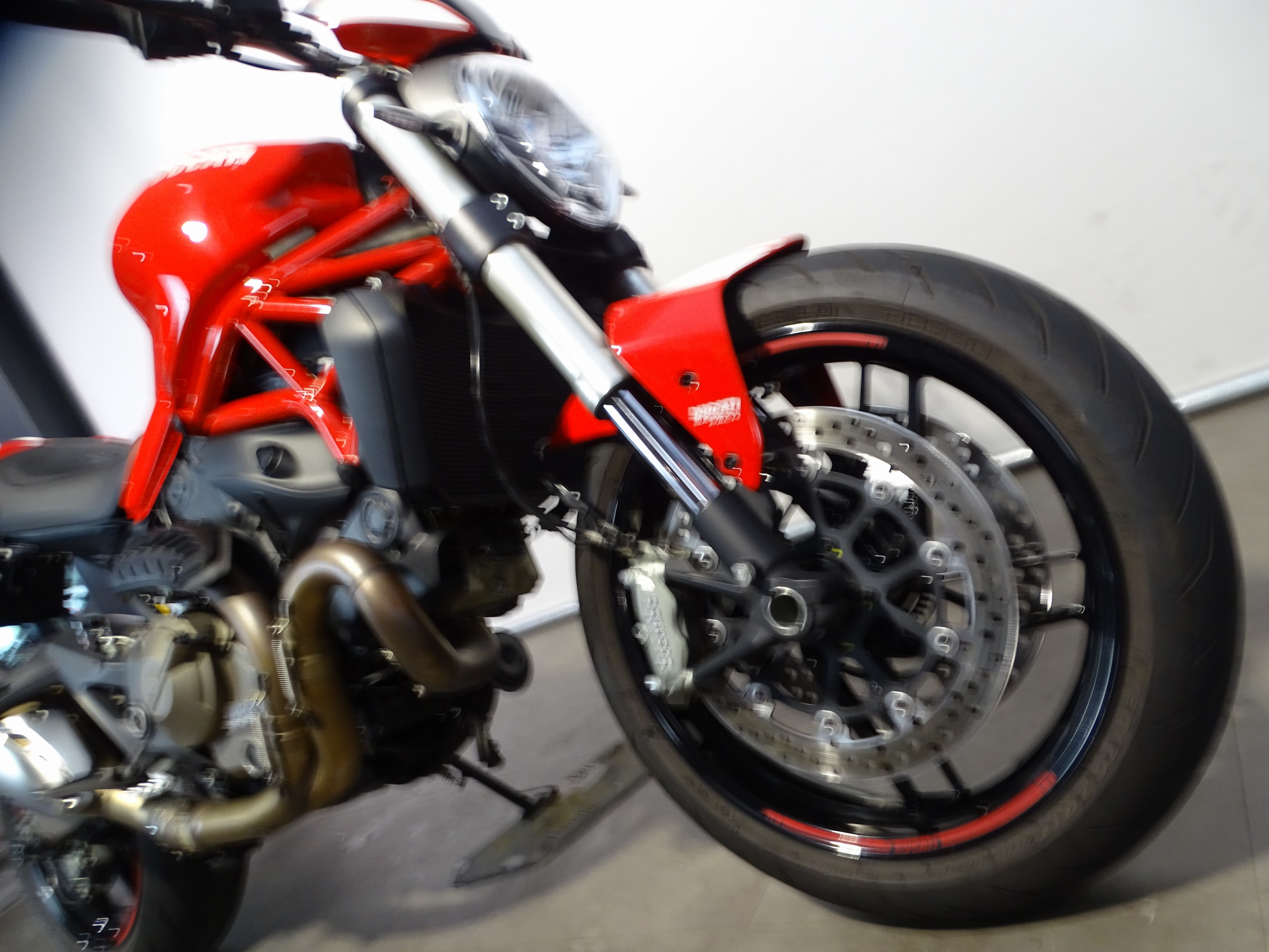 DUCATI MONSTER 821 STRIPE