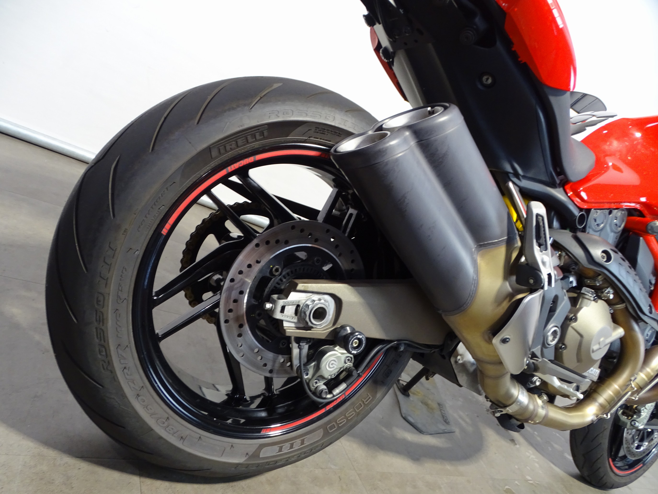 DUCATI MONSTER 821 STRIPE