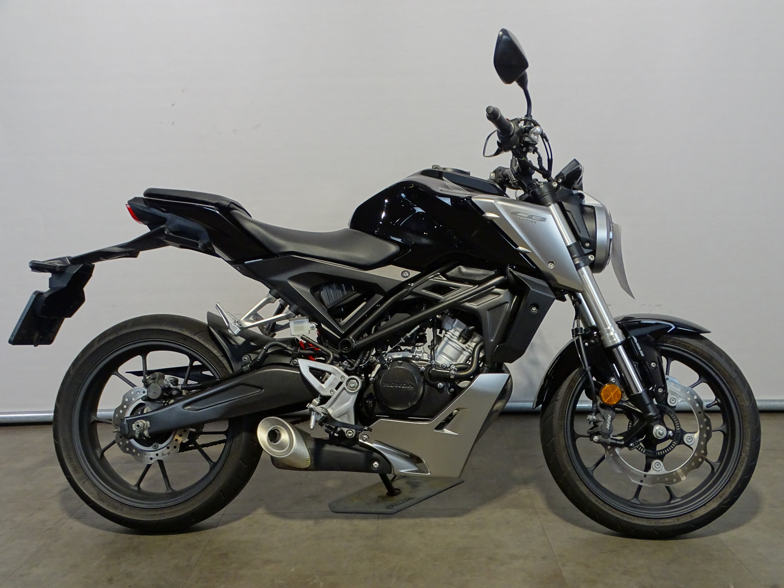 HONDA CB 125 R