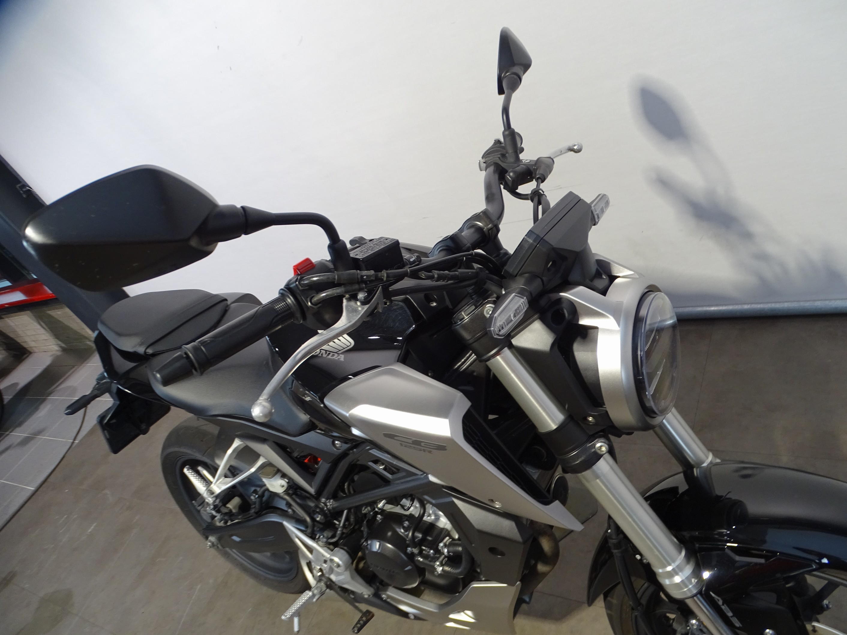 HONDA CB 125 R