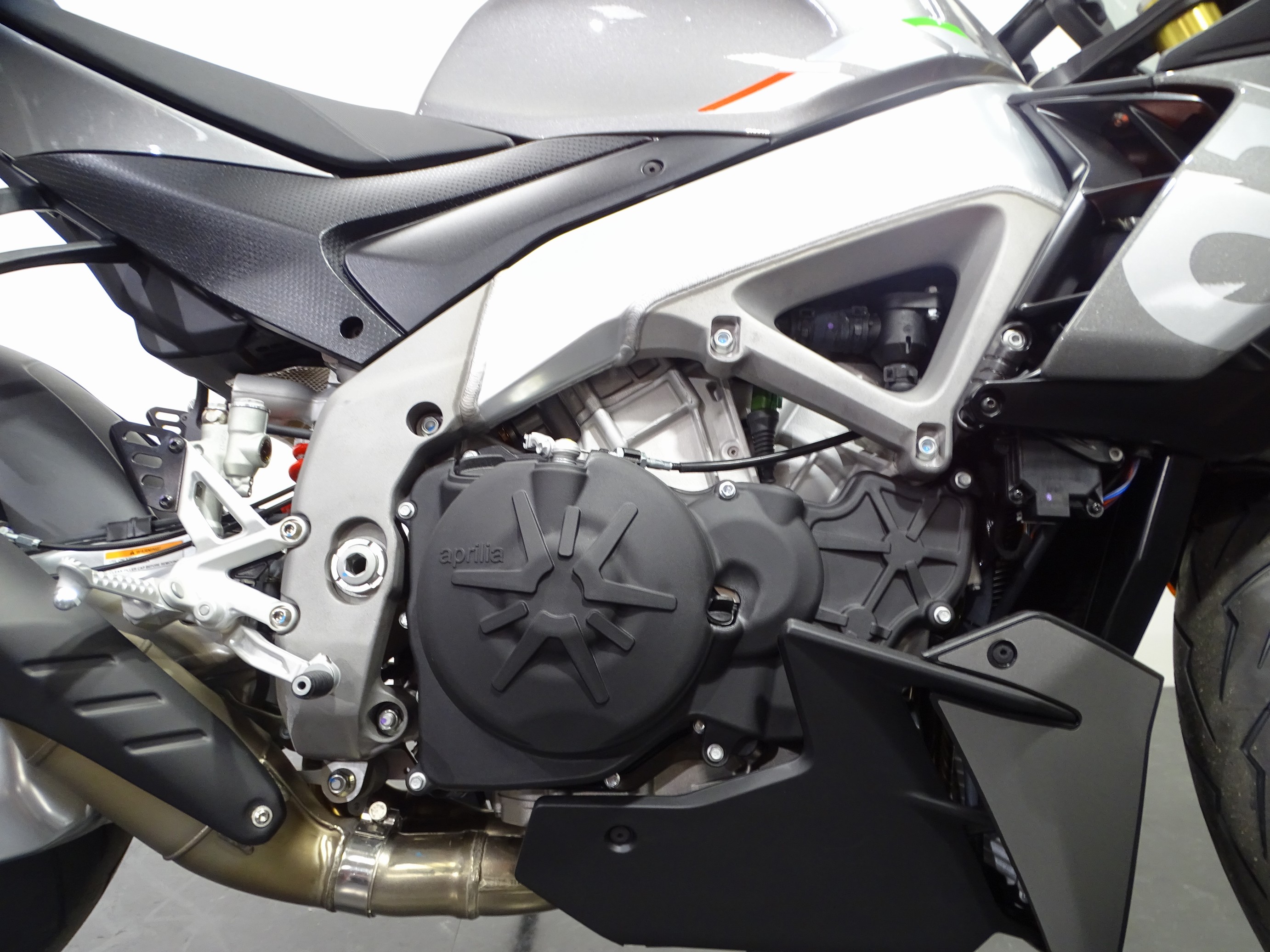 APRILIA TUONO V4 1100